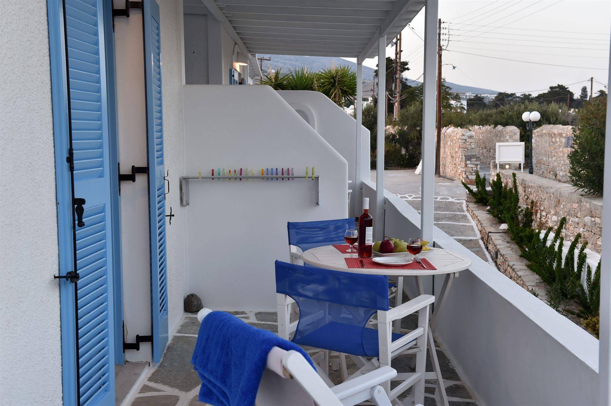 Tarsa Seaside Studios & Apartments