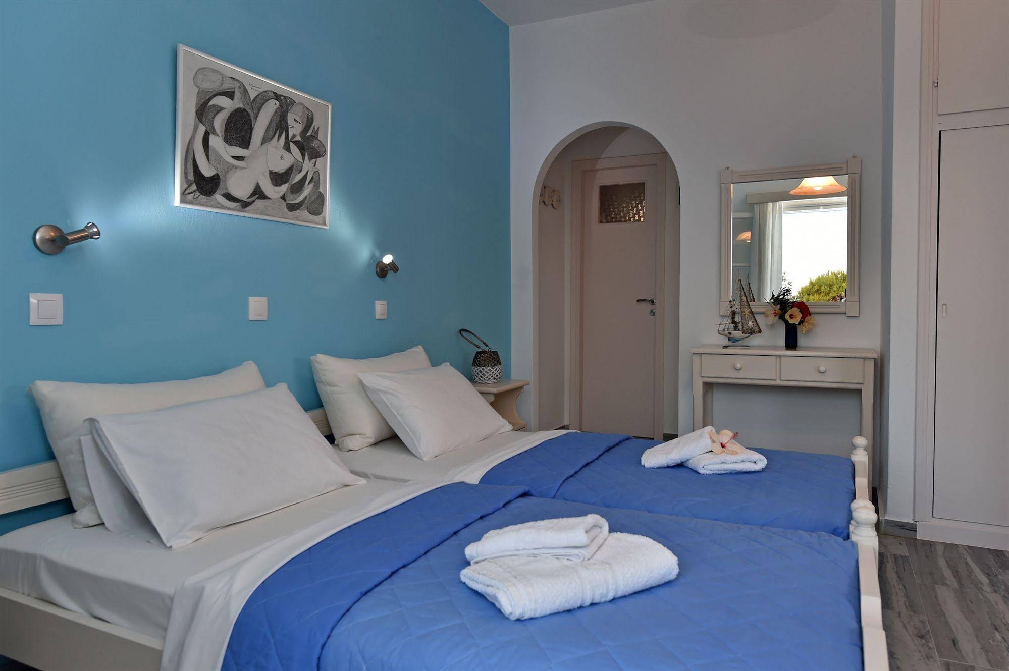 Tarsa Seaside Studios & Apartments