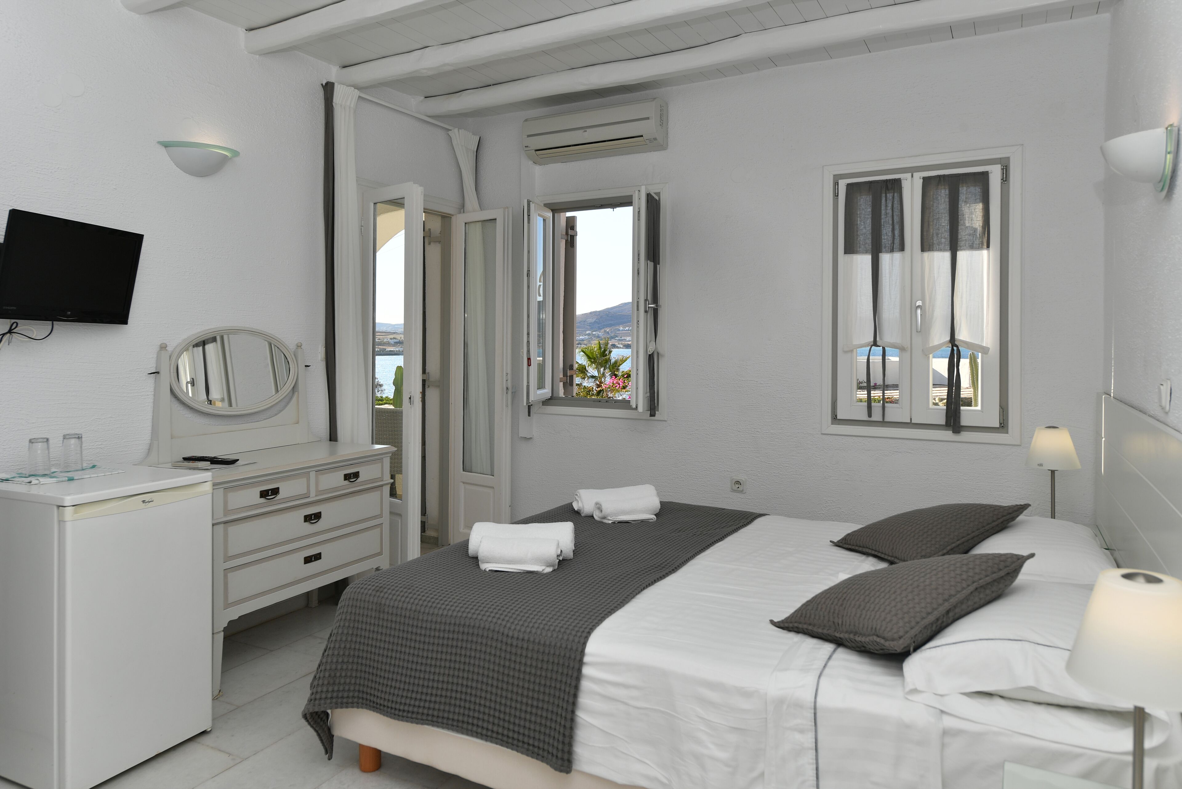 Parian LIthos Residence