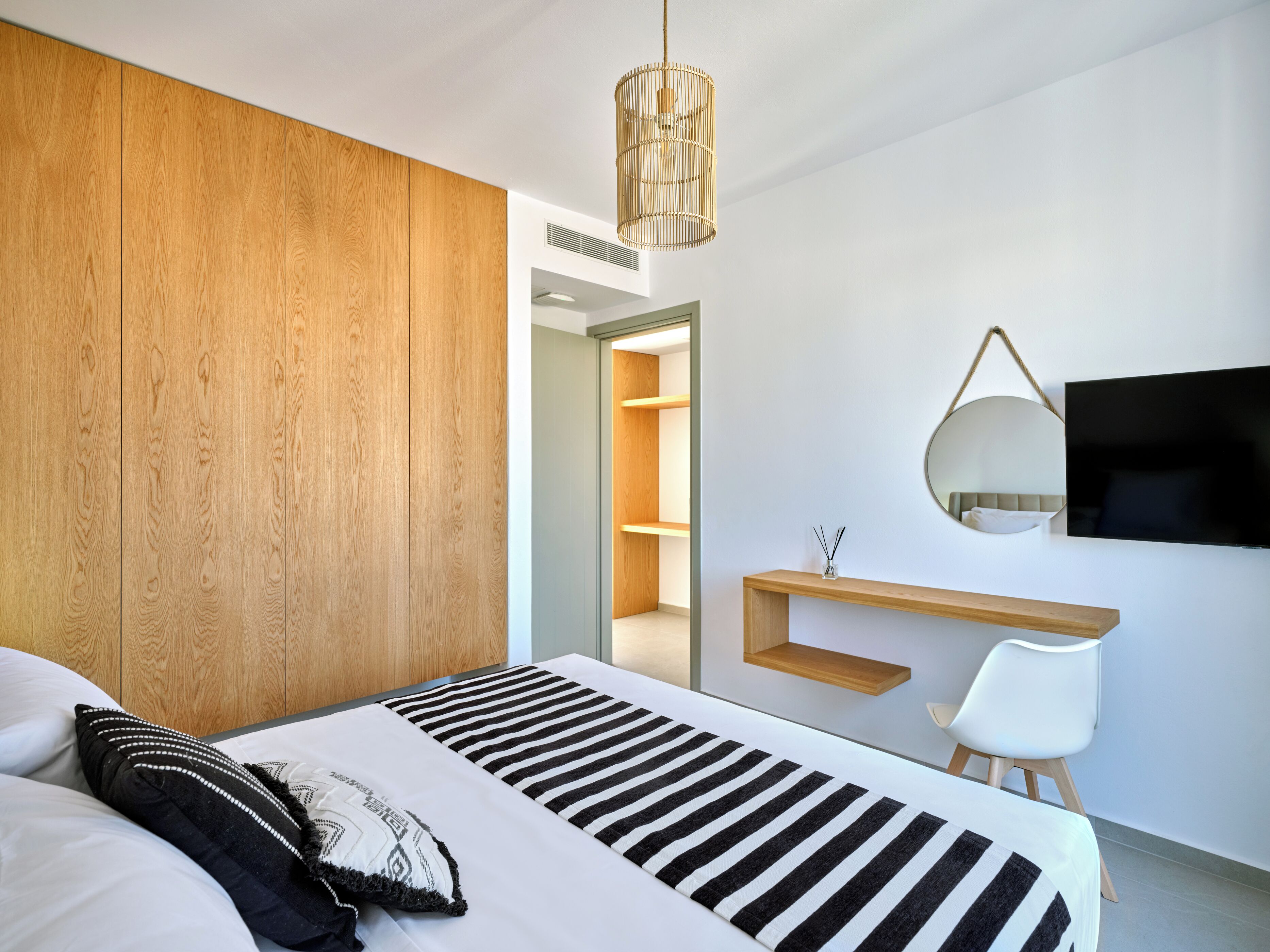 Paros Gem