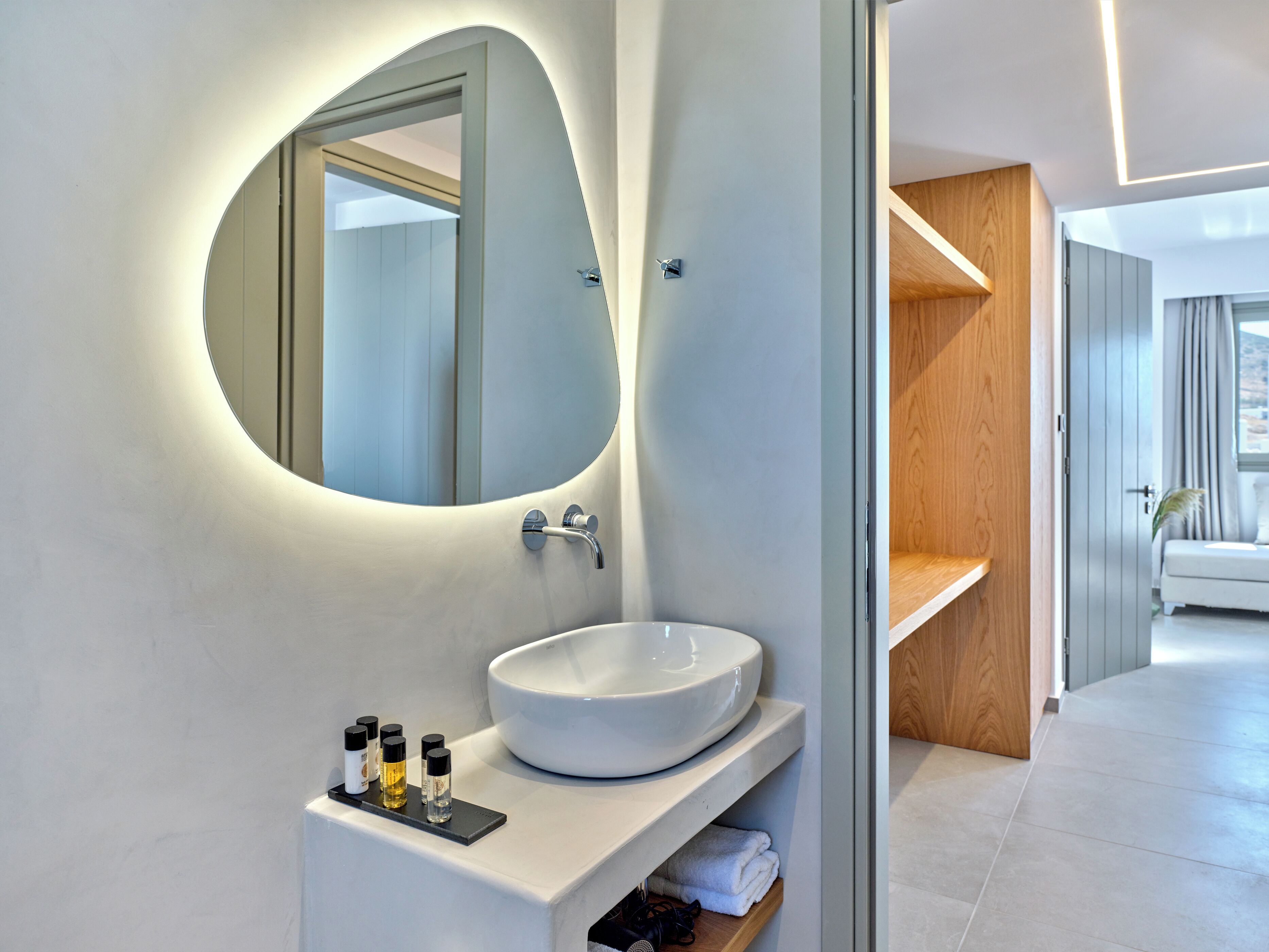 Paros Gem
