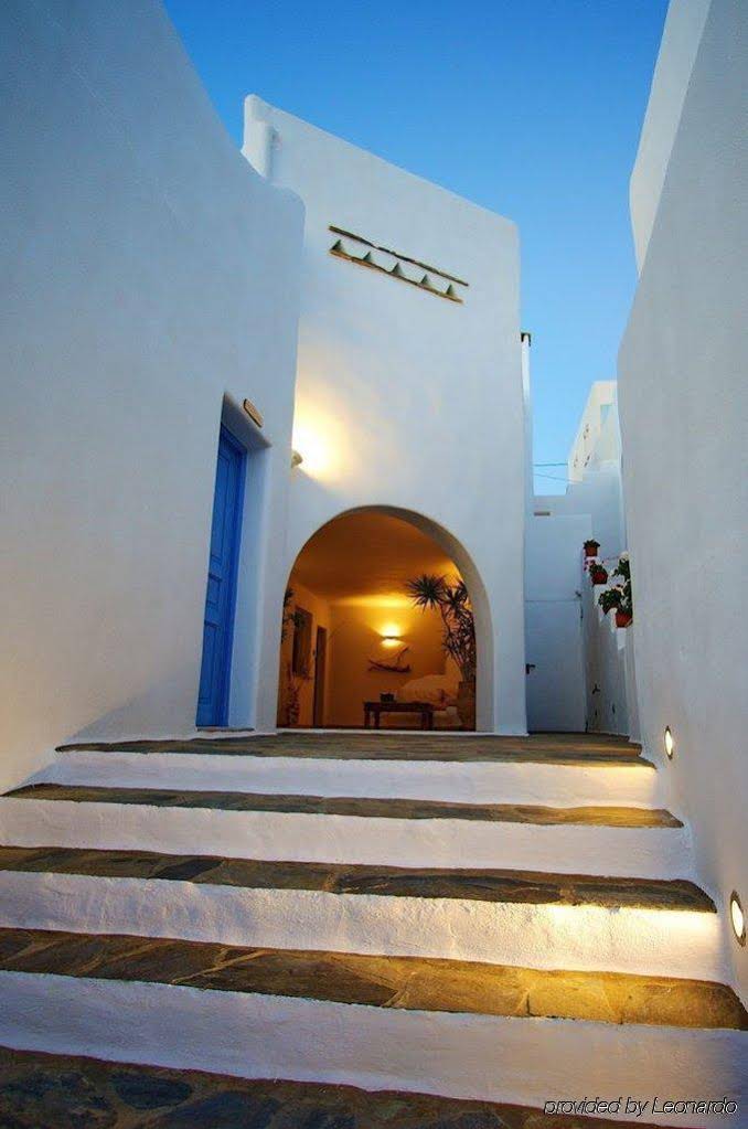 Yades Suites & Spa