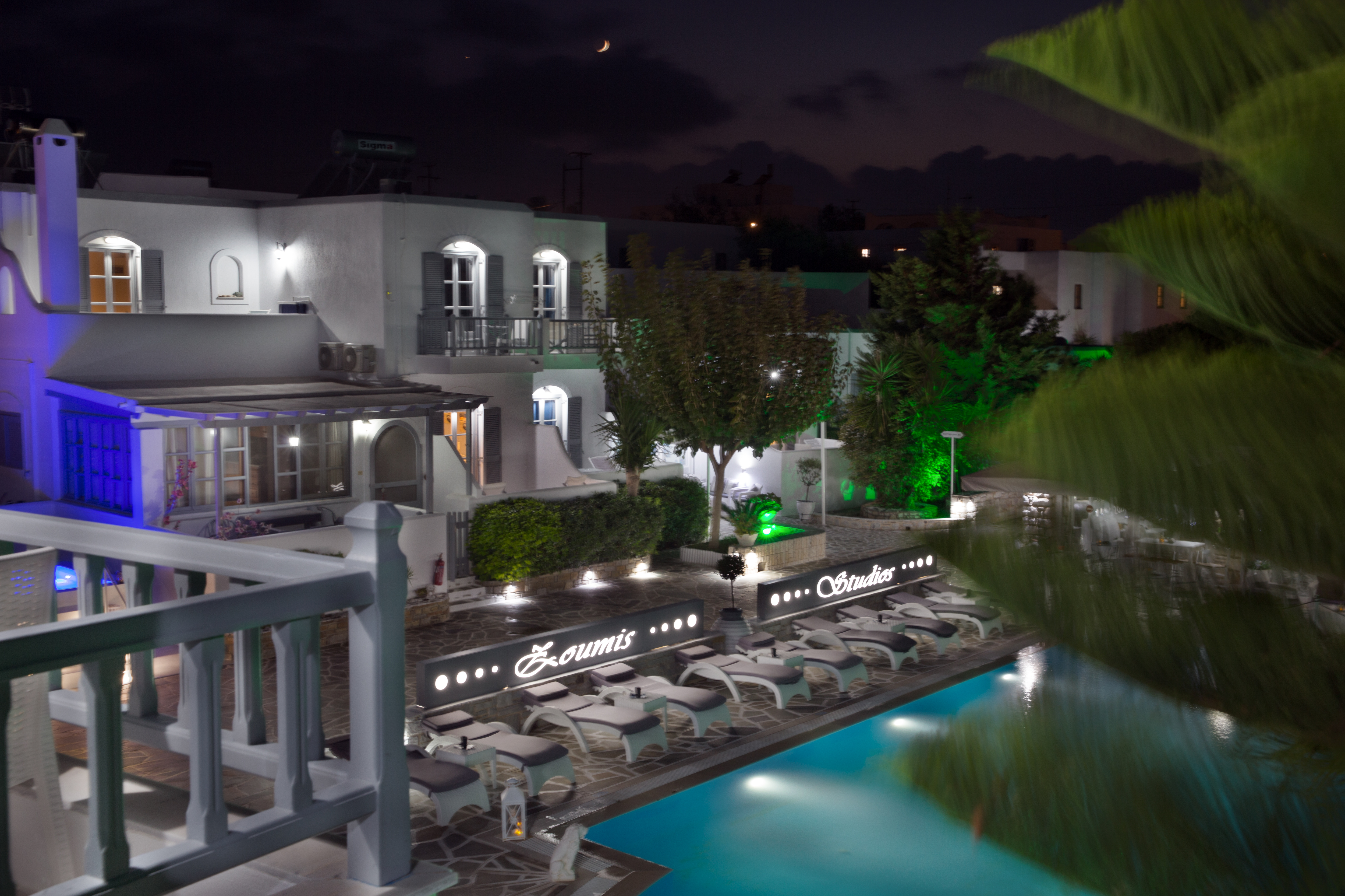 Zoumis Studios