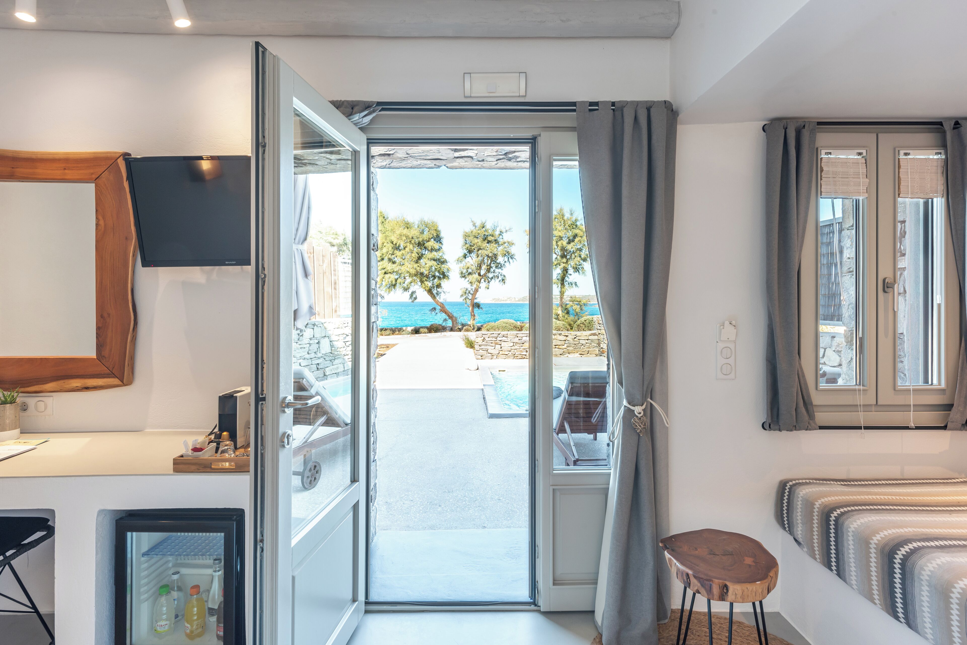 Paros Comfy Suites