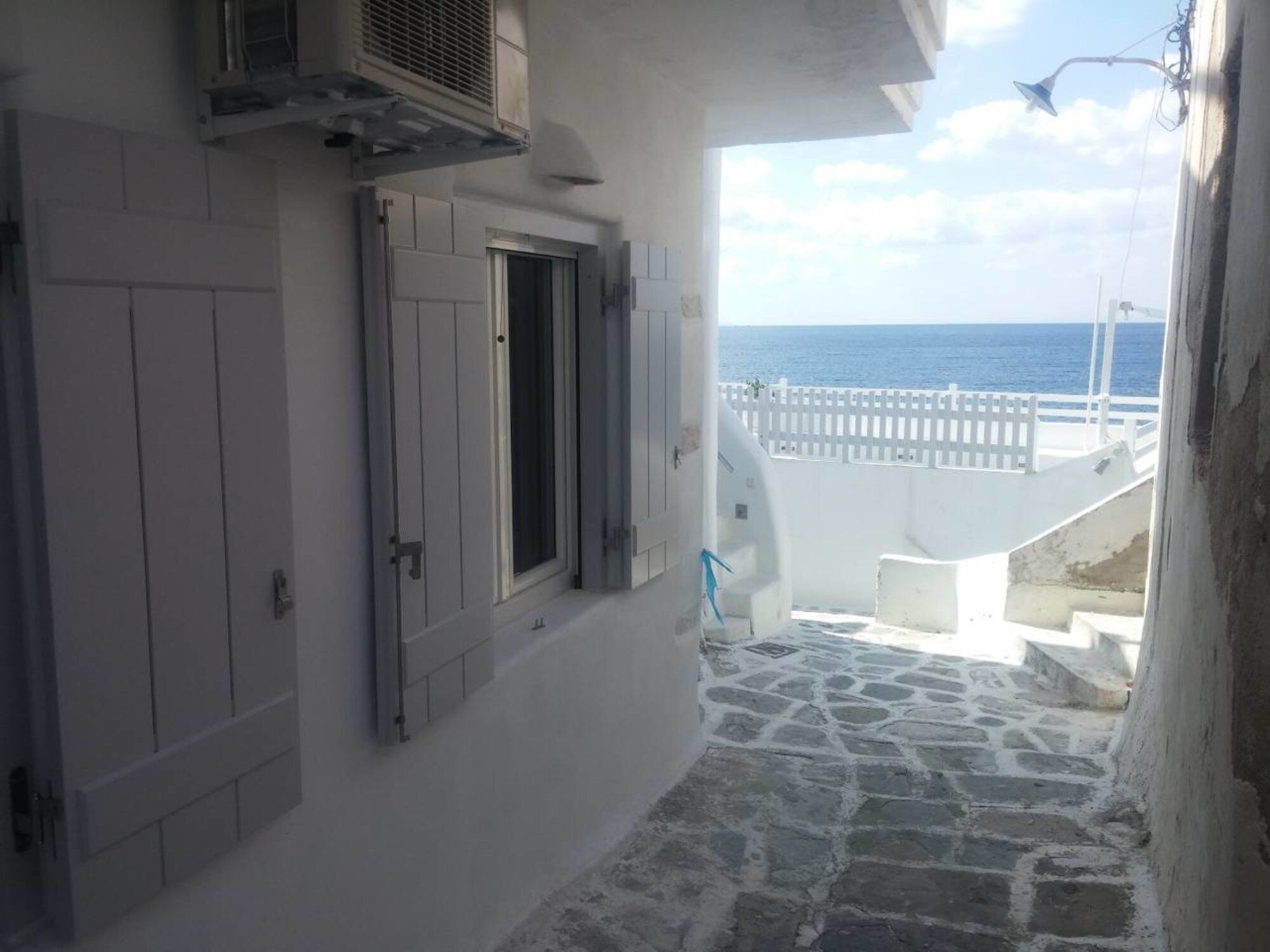 Portes View Traditional House