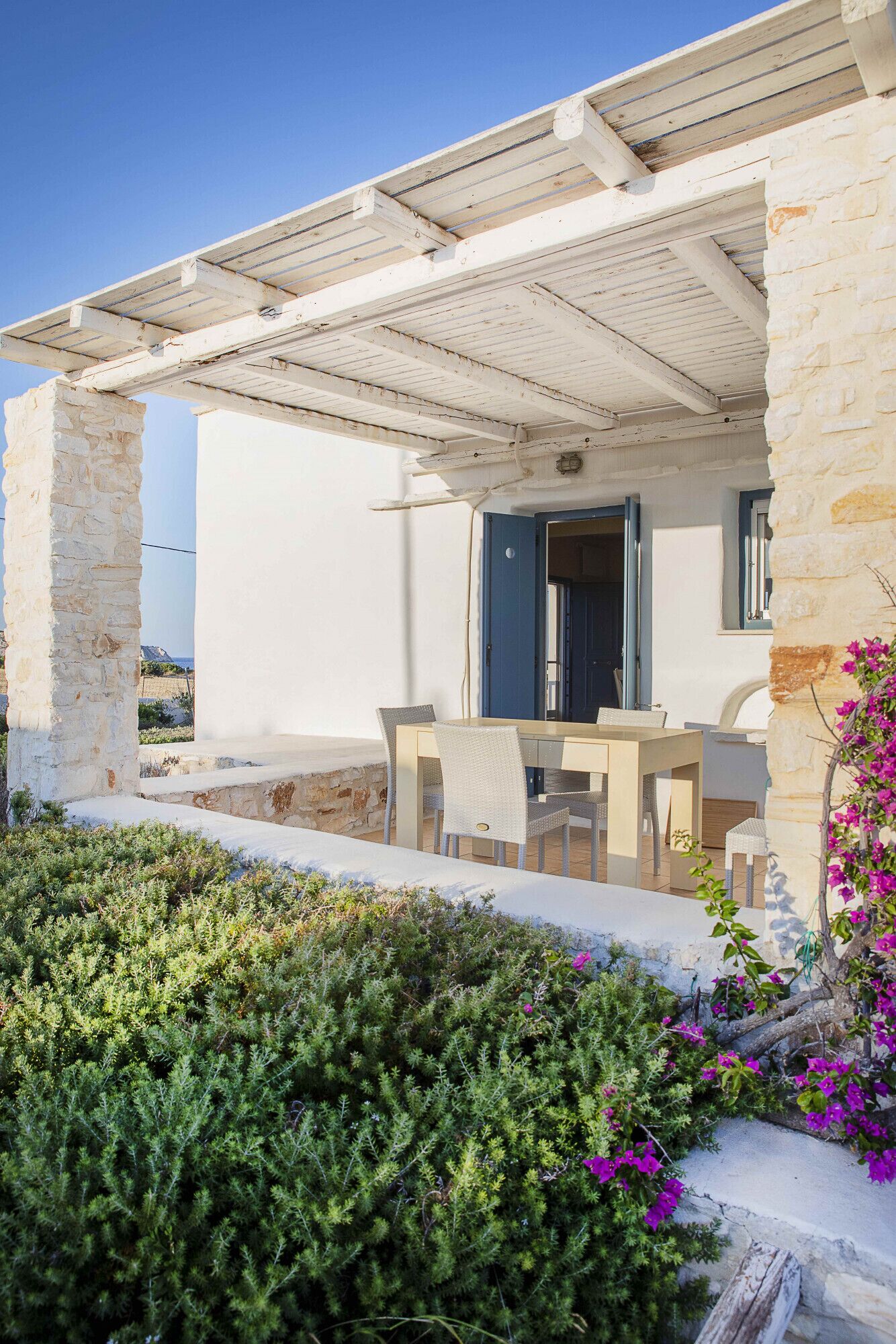 Relax by Mikri Santa Maria Beach