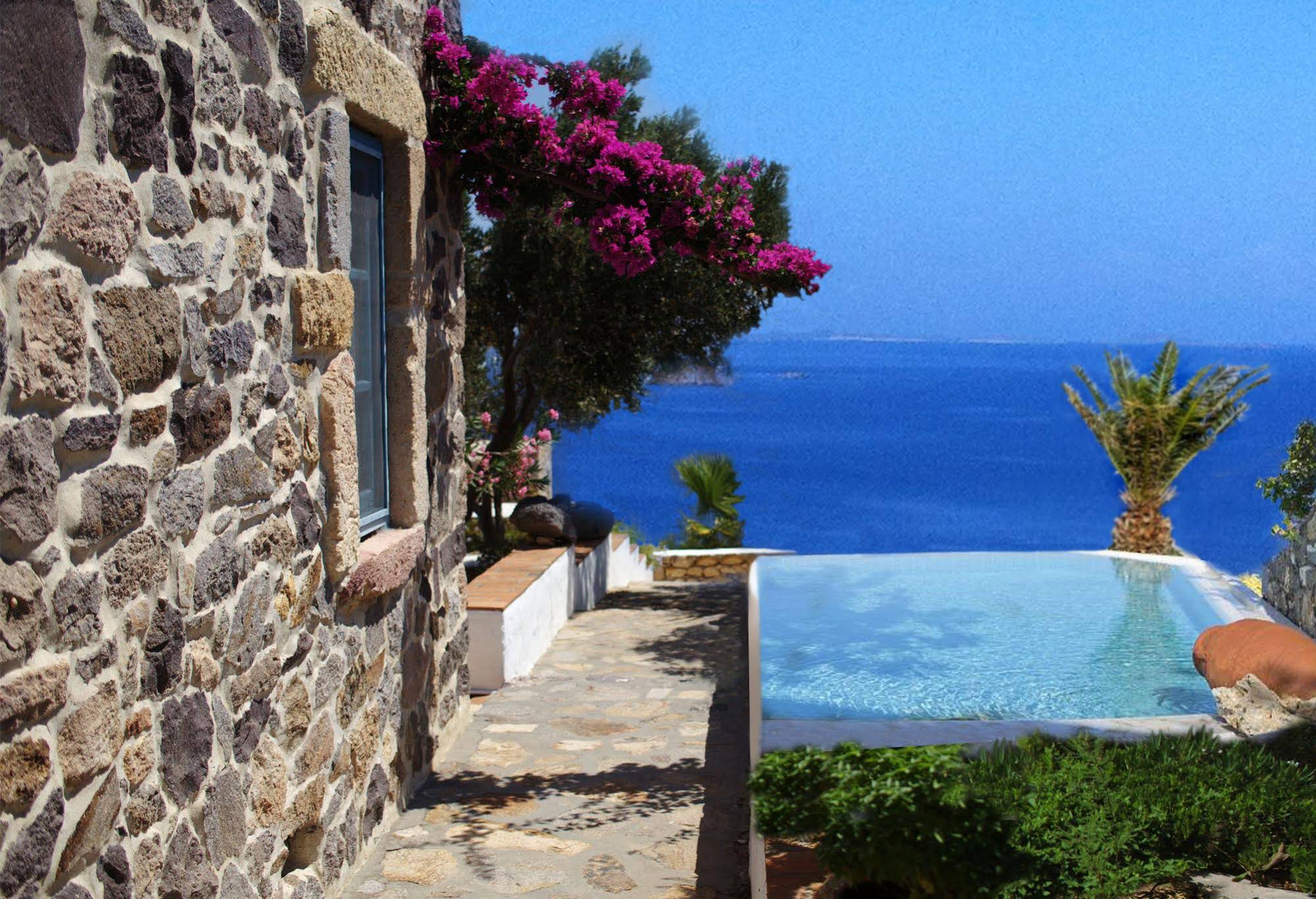 Eirini s Luxury Villas Hotel