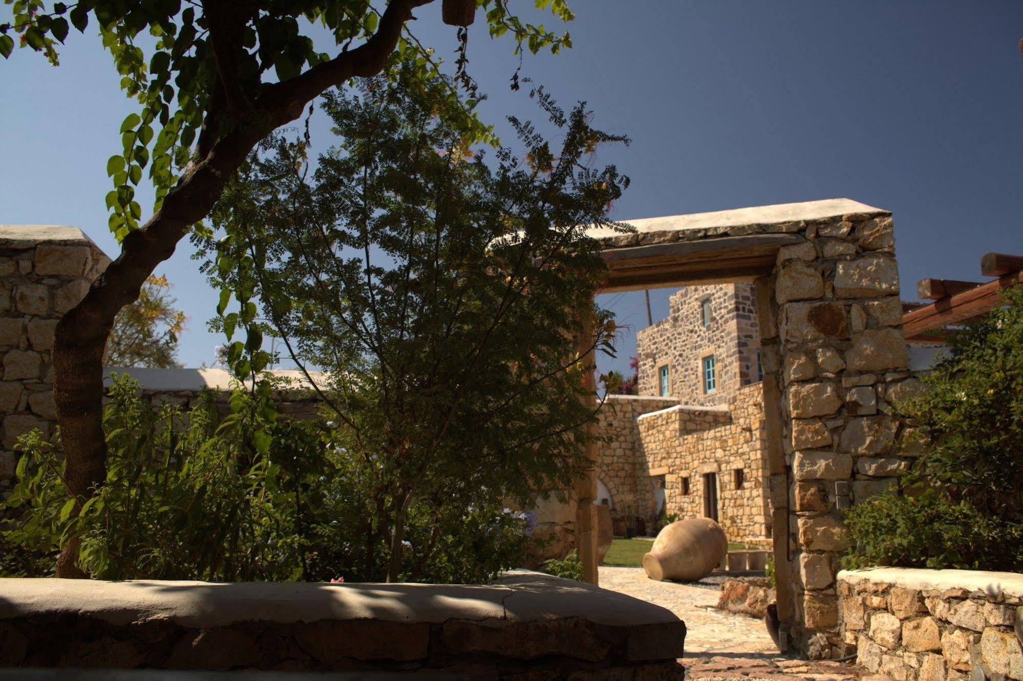 Eirini s Luxury Villas Hotel