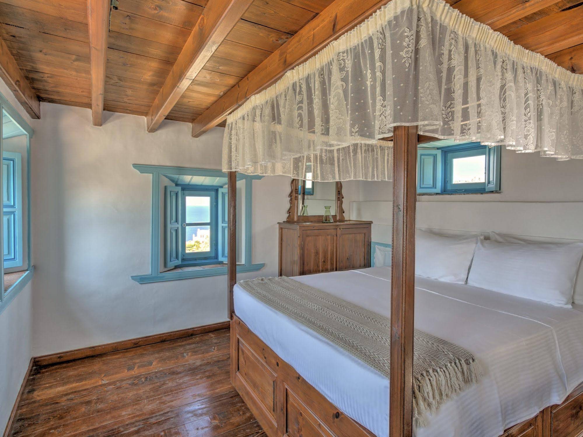 Eirini s Luxury Villas Hotel