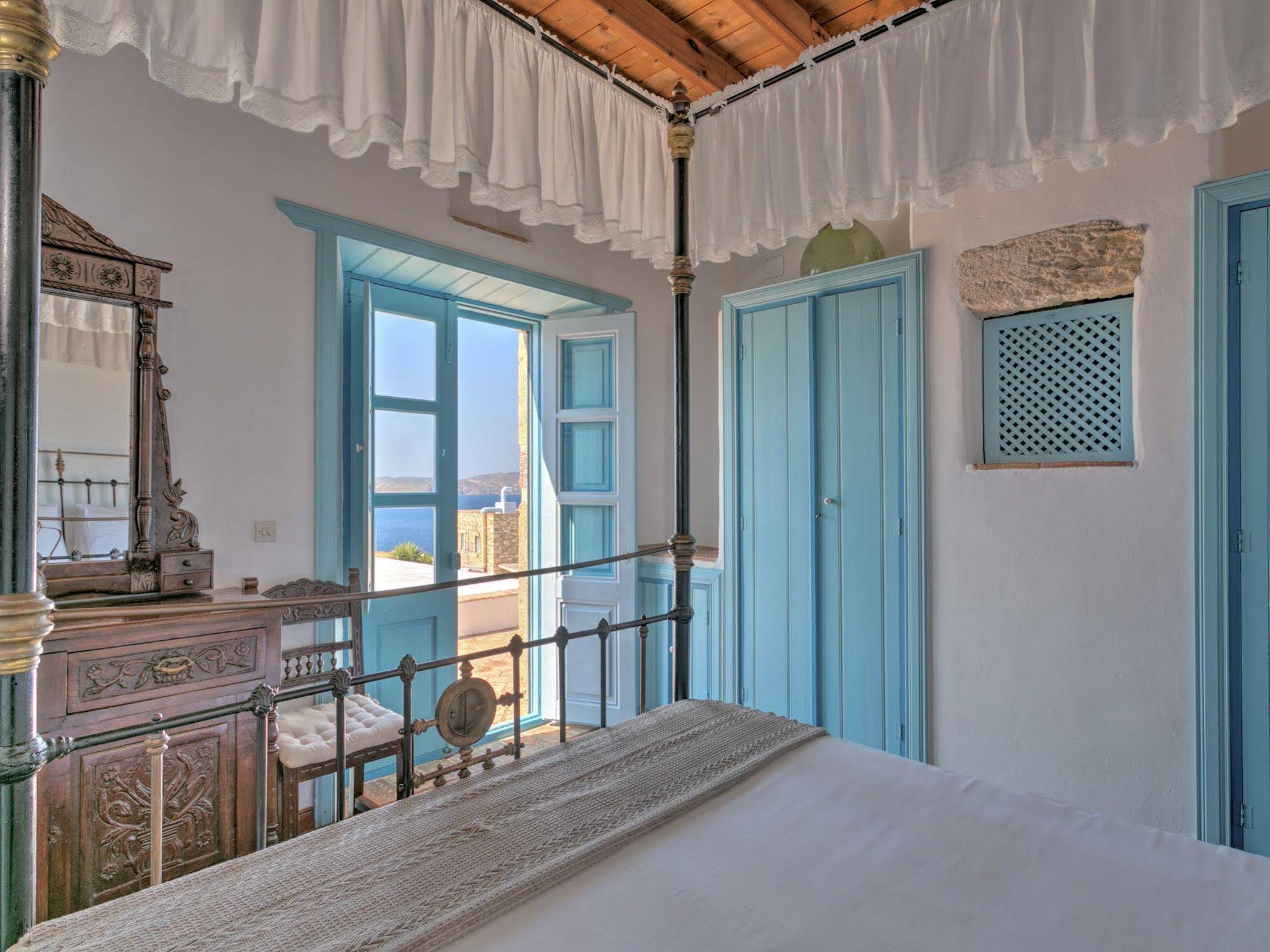 Eirini s Luxury Villas Hotel