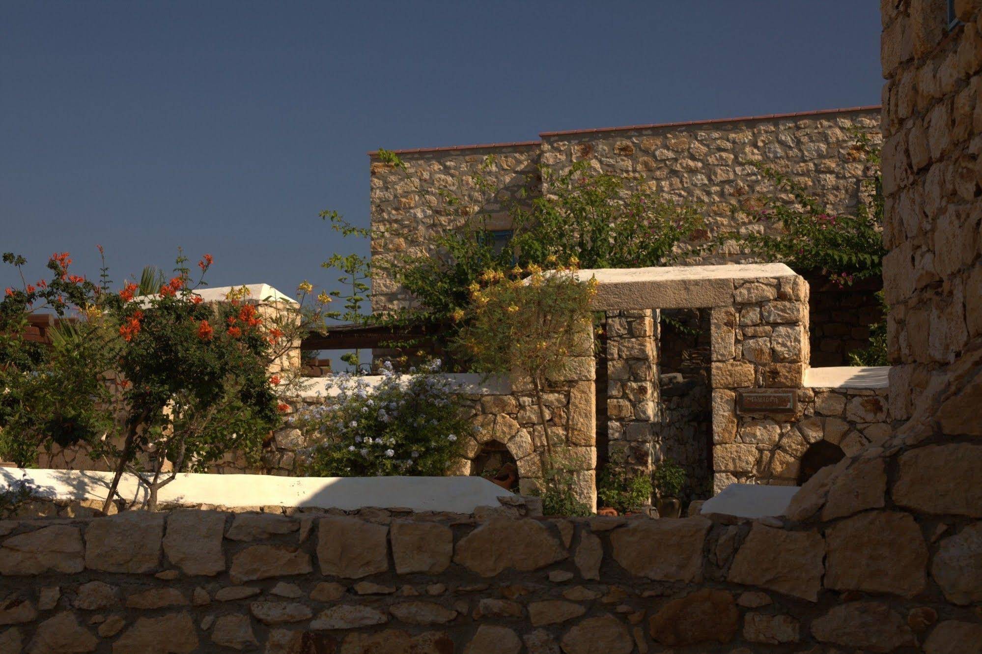 Eirini s Luxury Villas Hotel