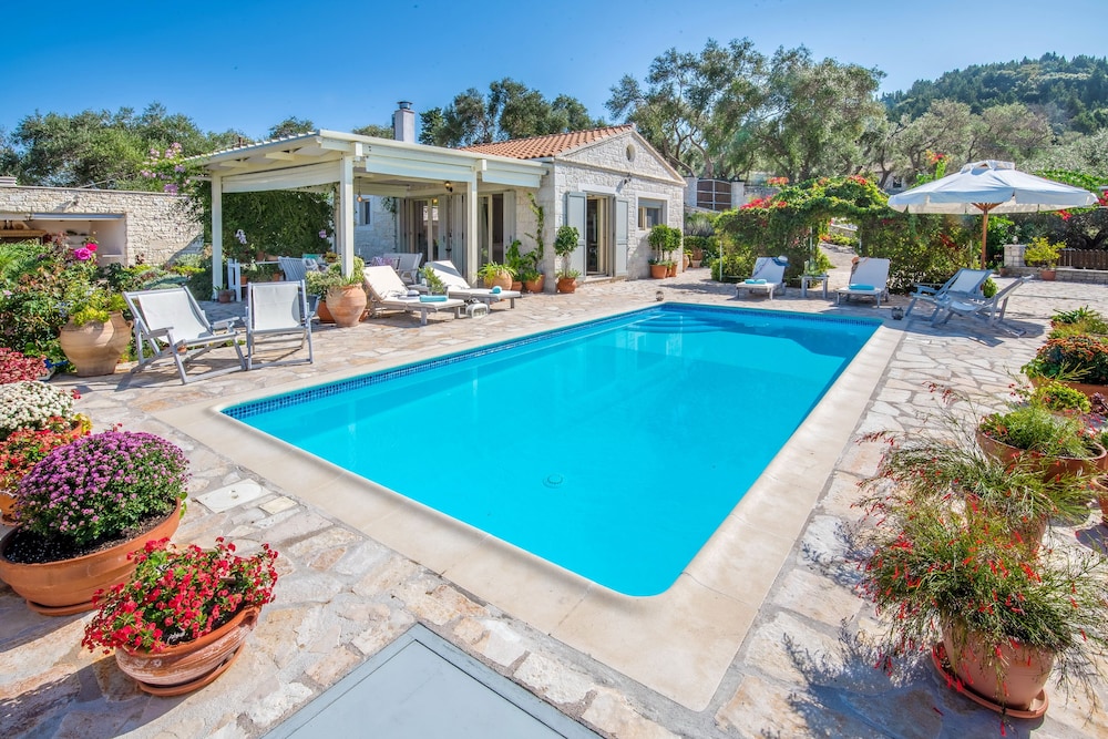 Stone Pool Villa Alina with Seaview