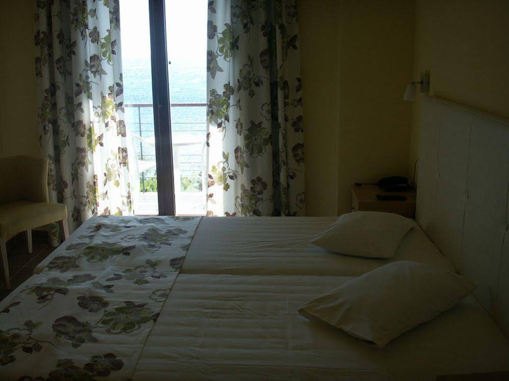 Manthos Blue Hotel