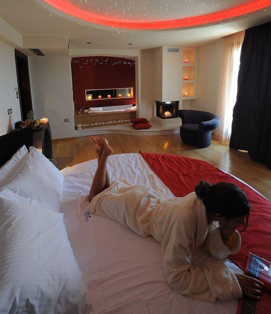 Iakovakis Suites & Spa