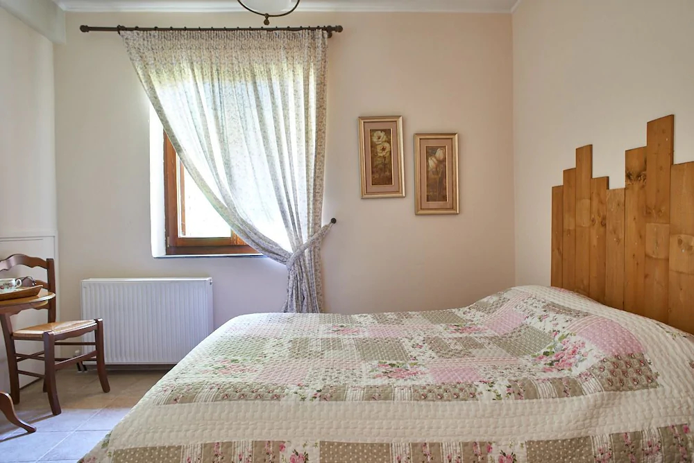 Country Hotel Triantafillies