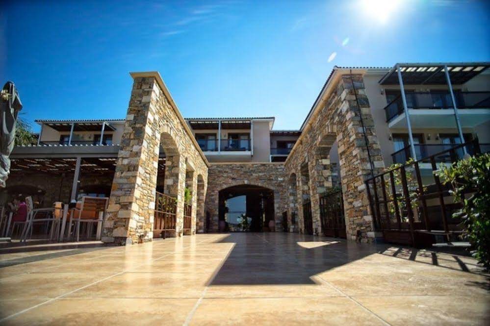 Valis Resort Hotel