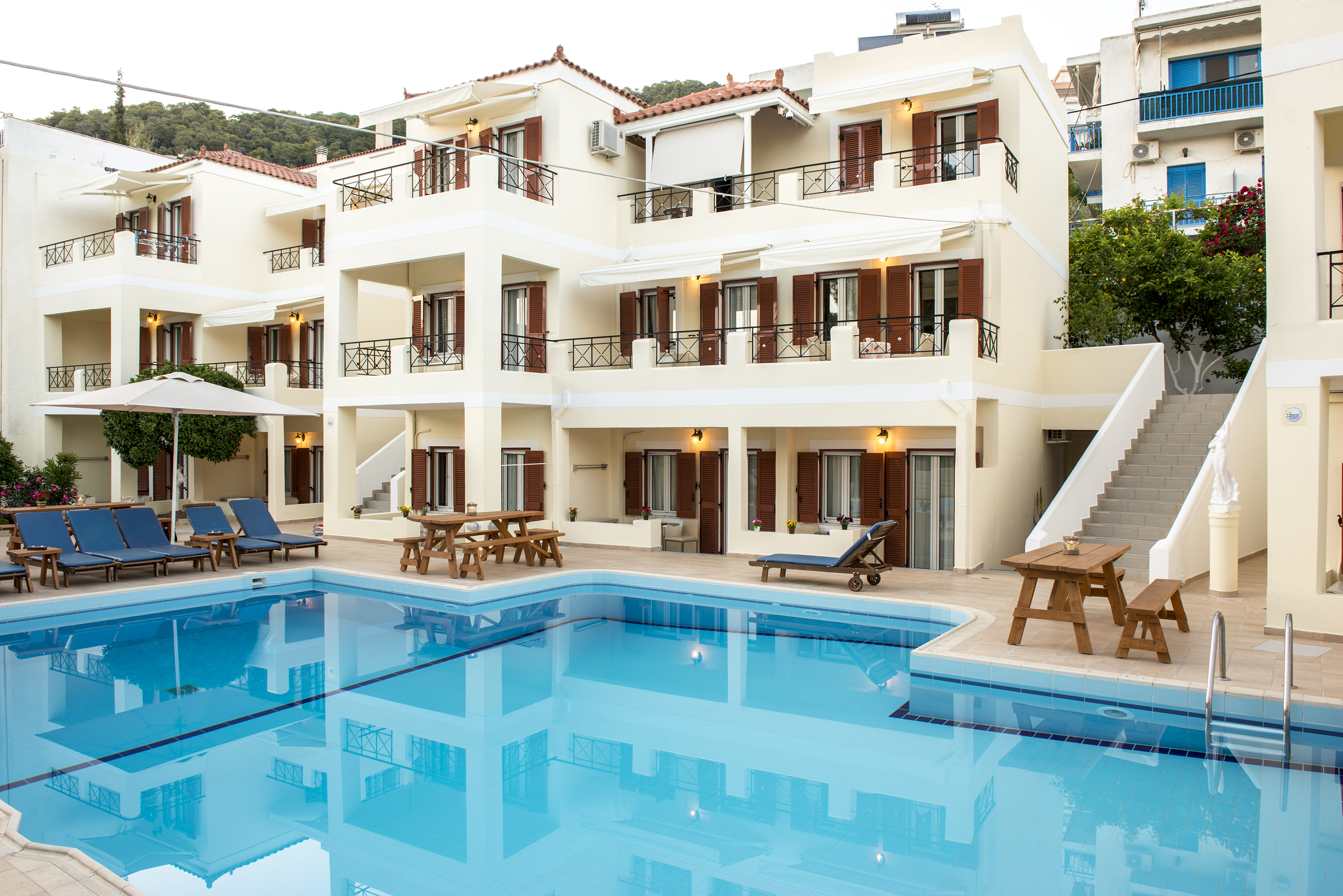 Kostis Villas