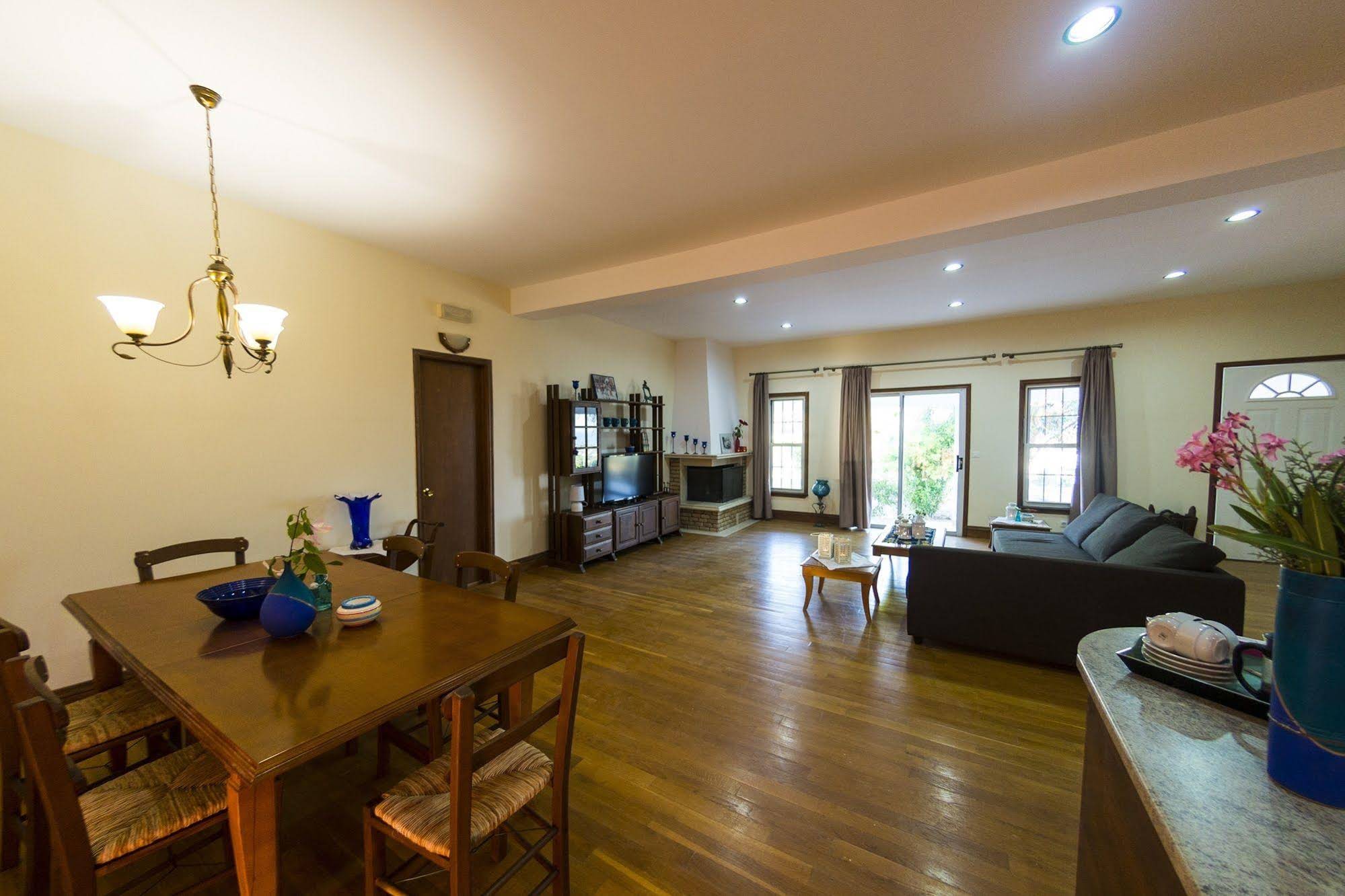 Zizi Sea View Villa