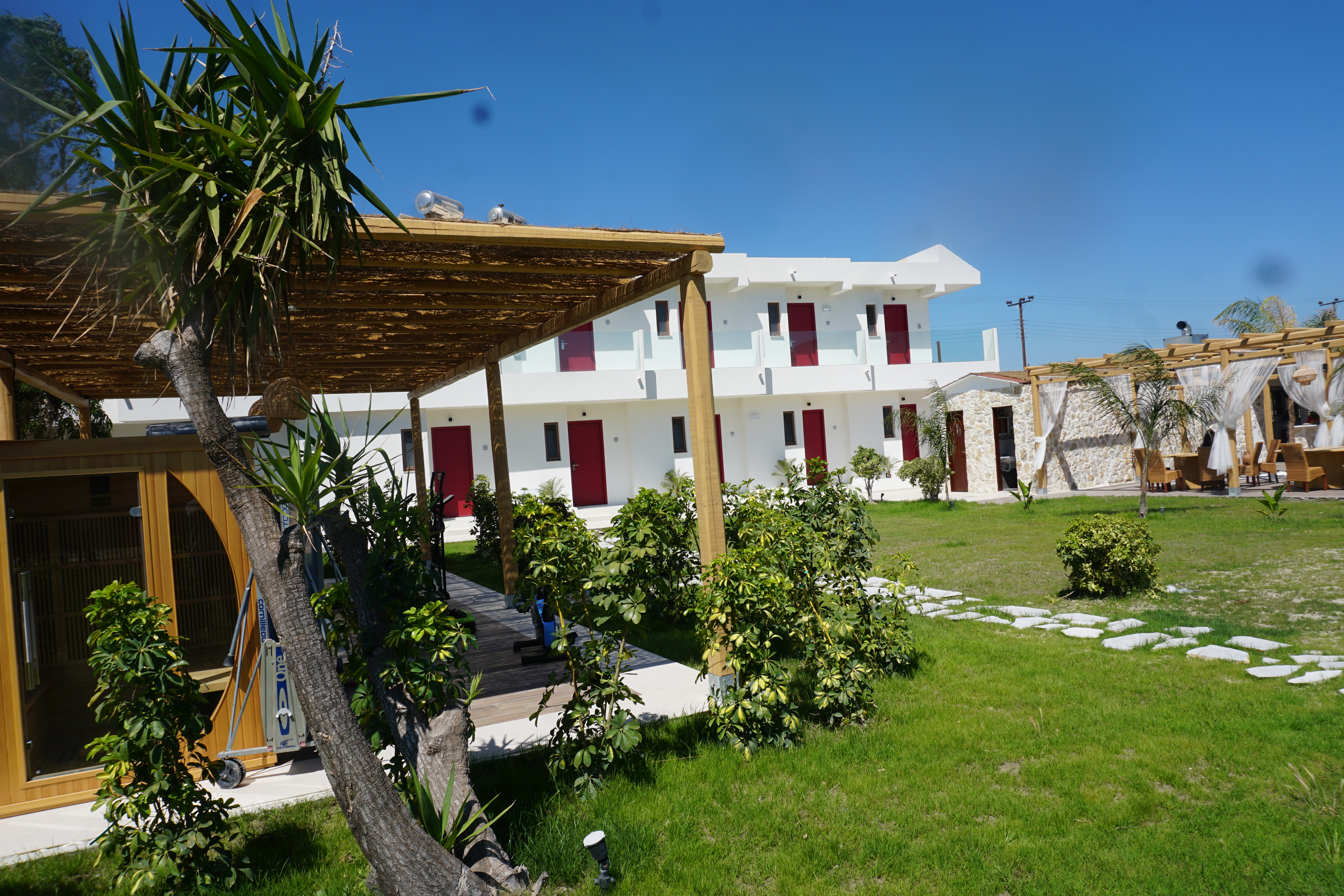 Alia Luxury Suites & Spa Beachfront Hotel