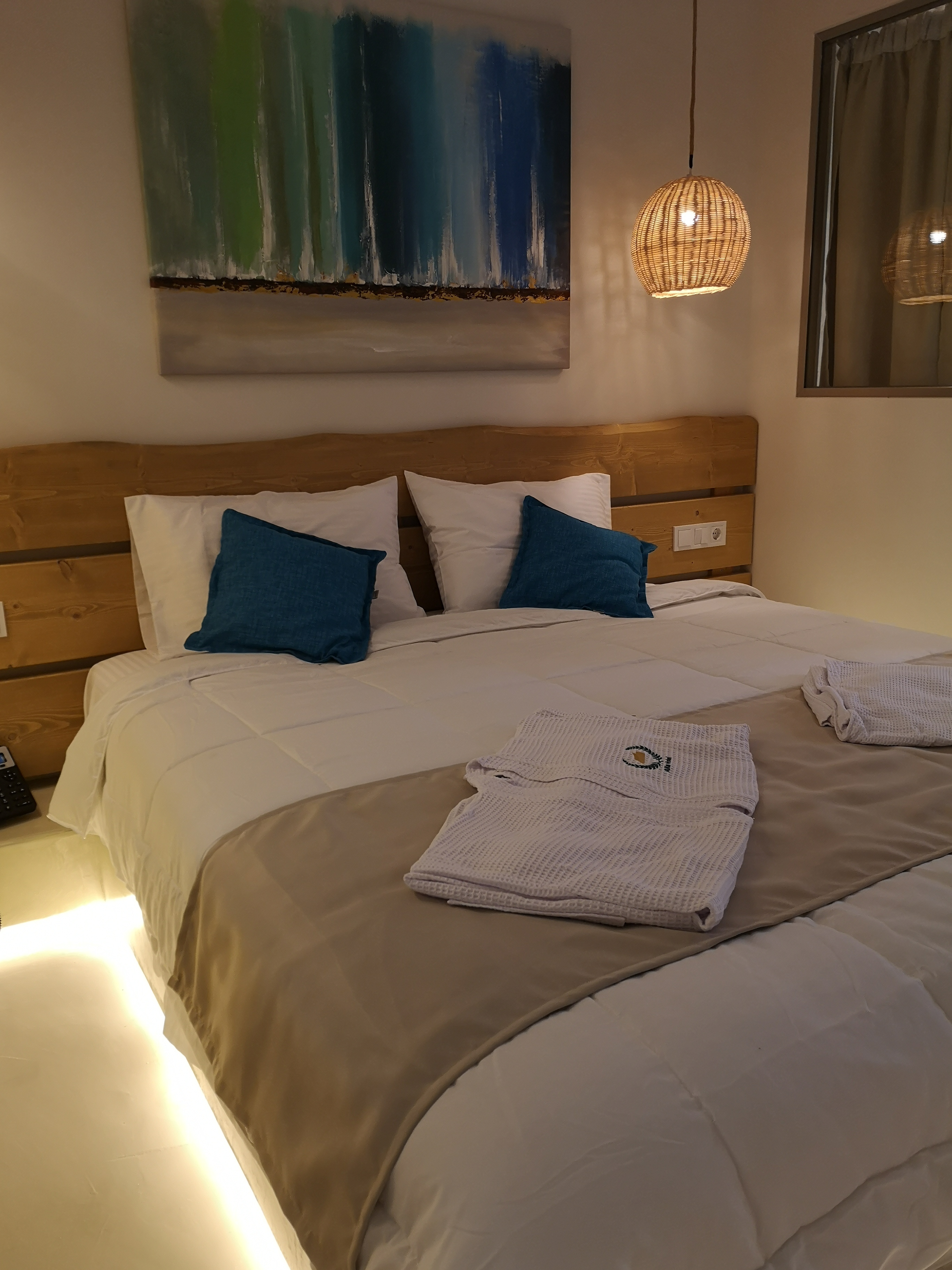 Alia Luxury Suites & Spa Beachfront Hotel