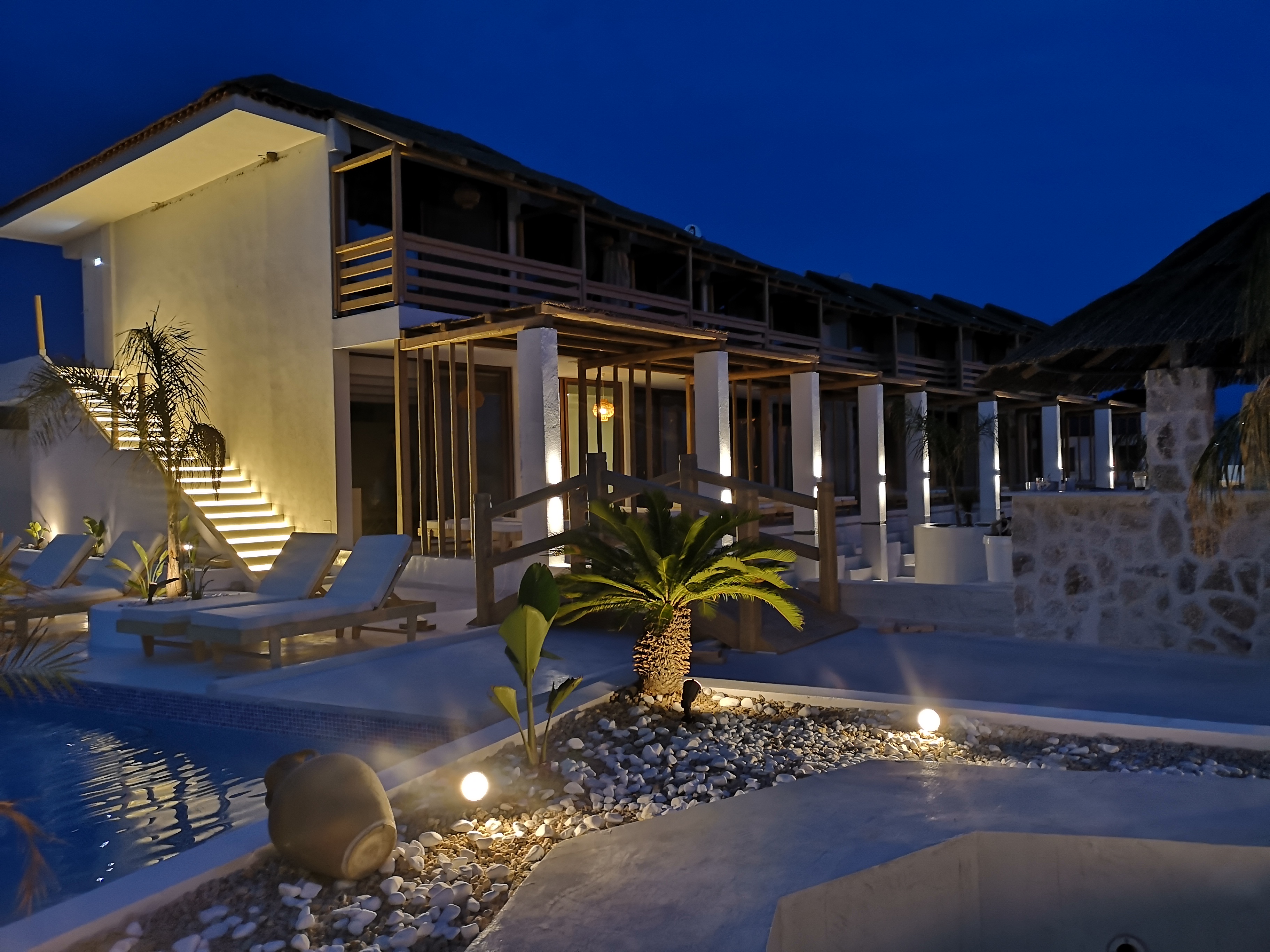 Alia Luxury Suites & Spa Beachfront Hotel
