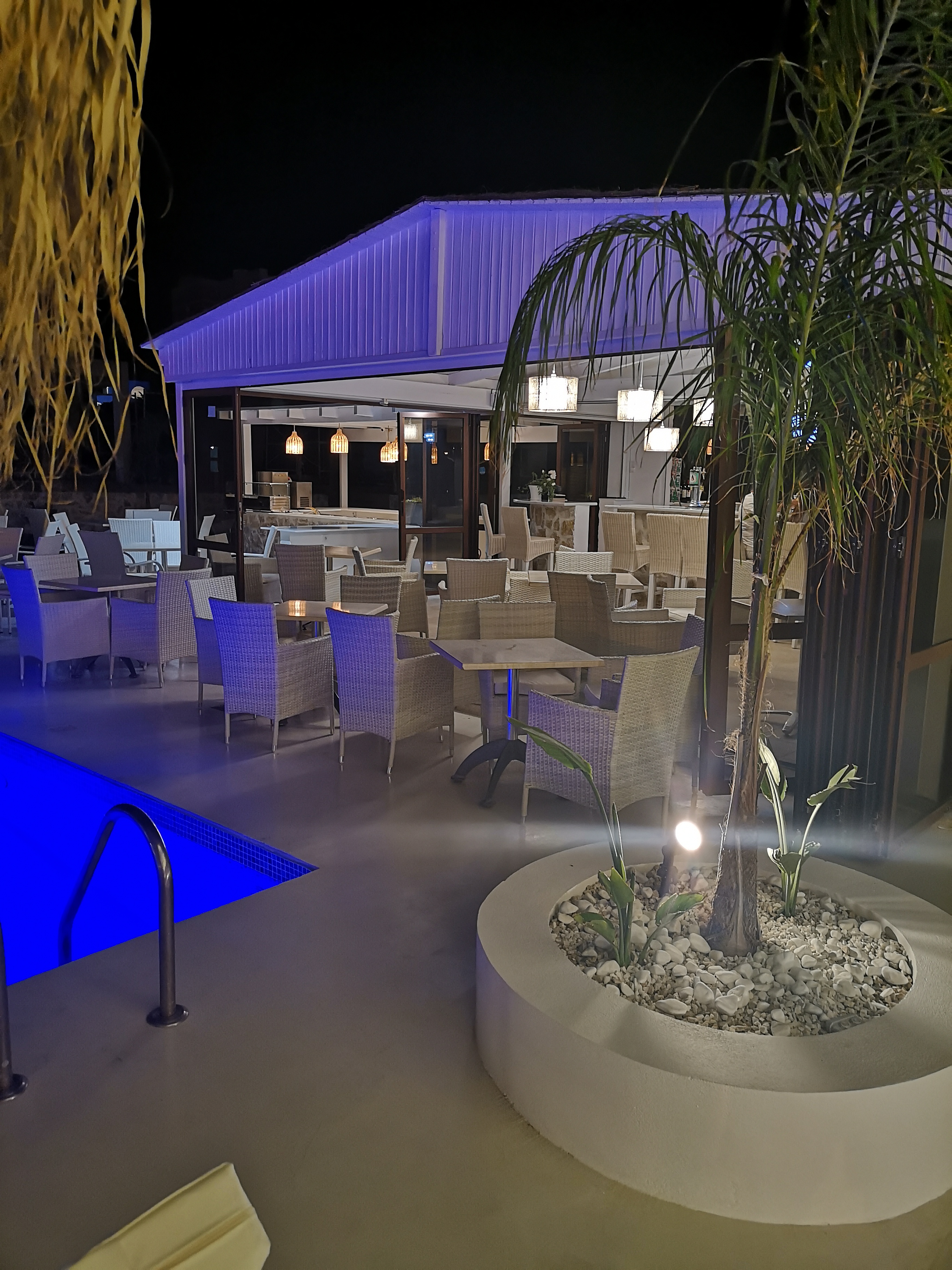 Alia Luxury Suites & Spa Beachfront Hotel
