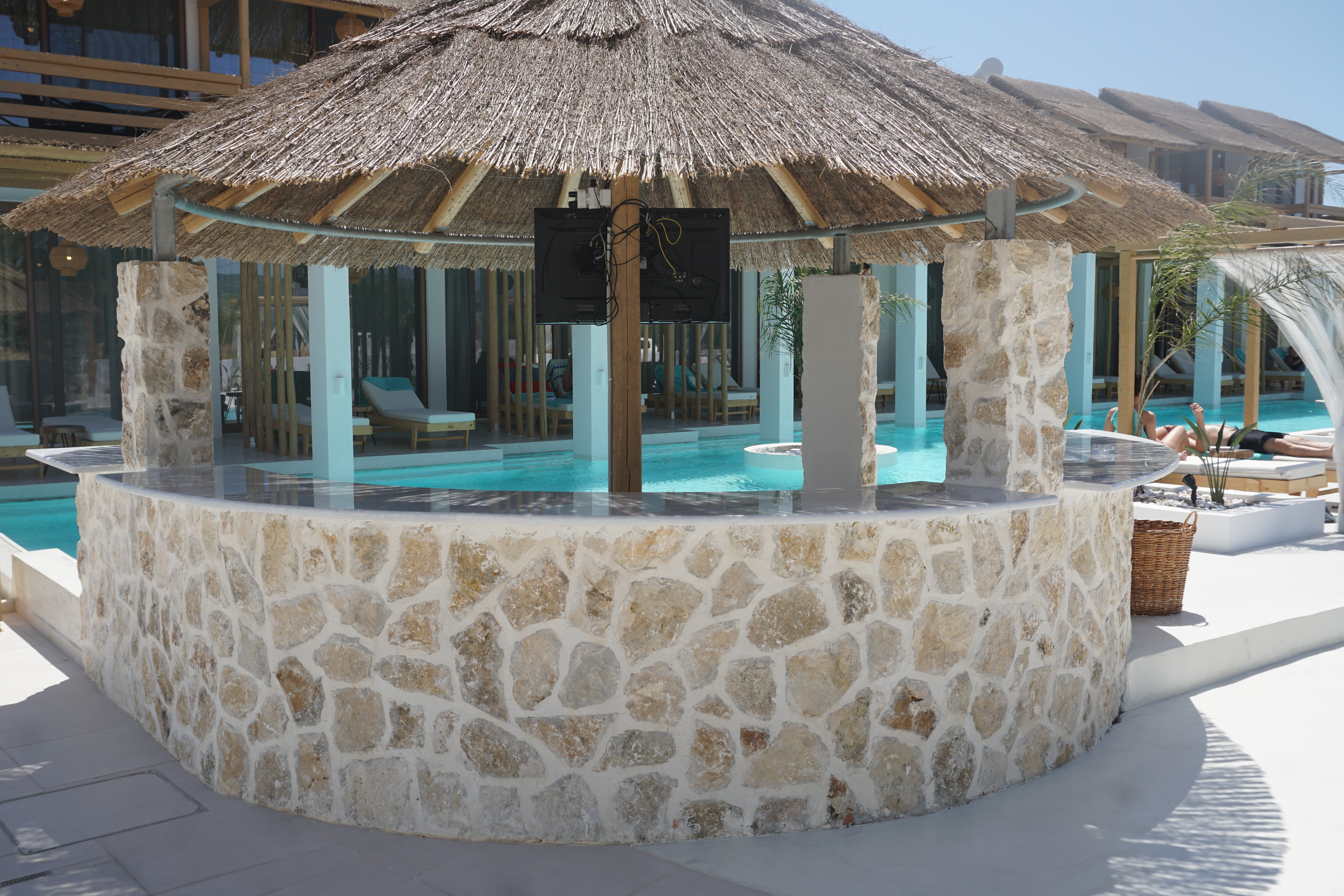 Alia Luxury Suites & Spa Beachfront Hotel