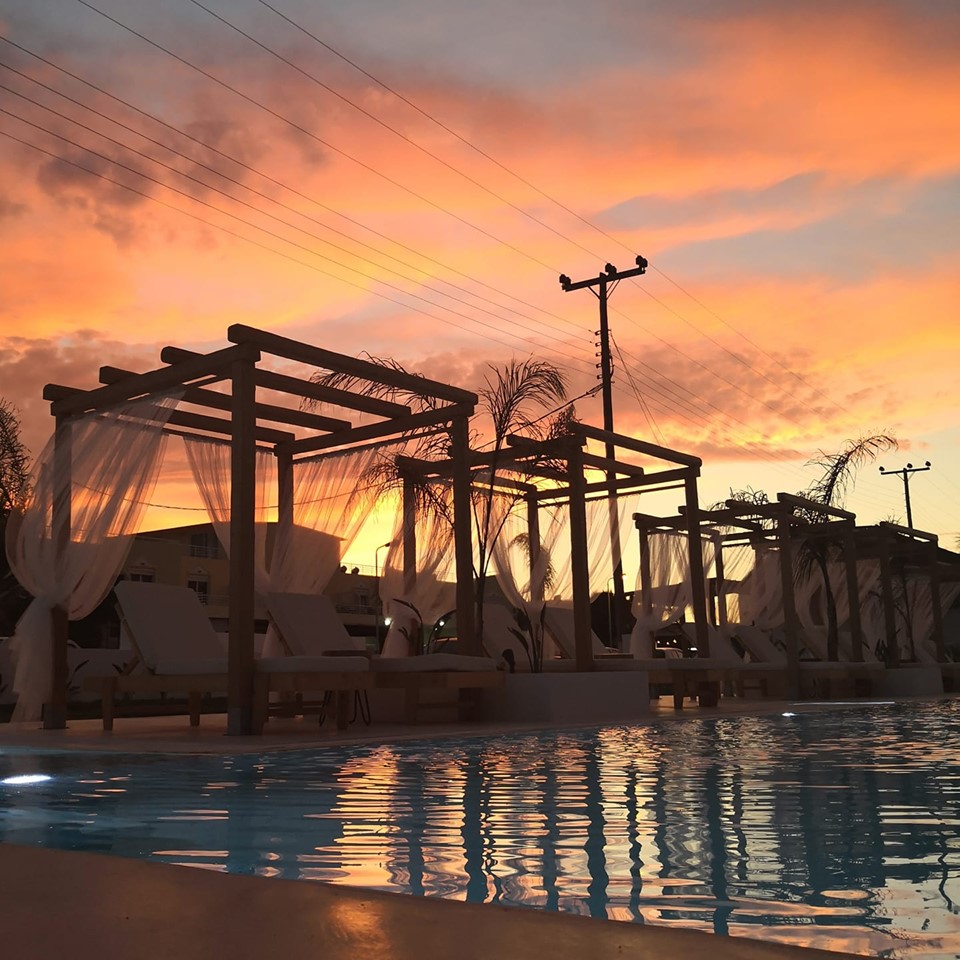 Alia Luxury Suites & Spa Beachfront Hotel