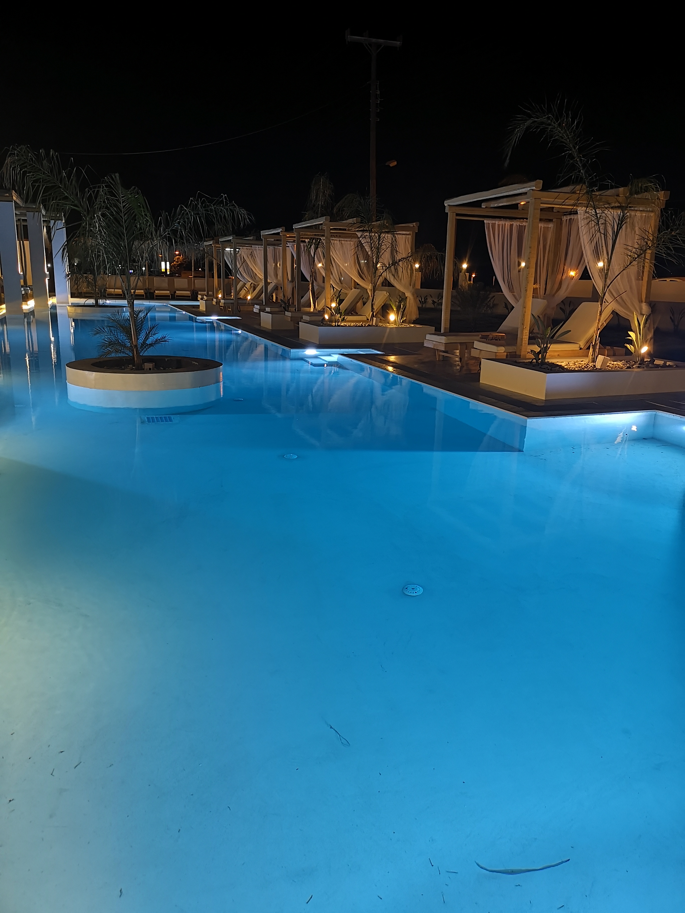 Alia Luxury Suites & Spa Beachfront Hotel
