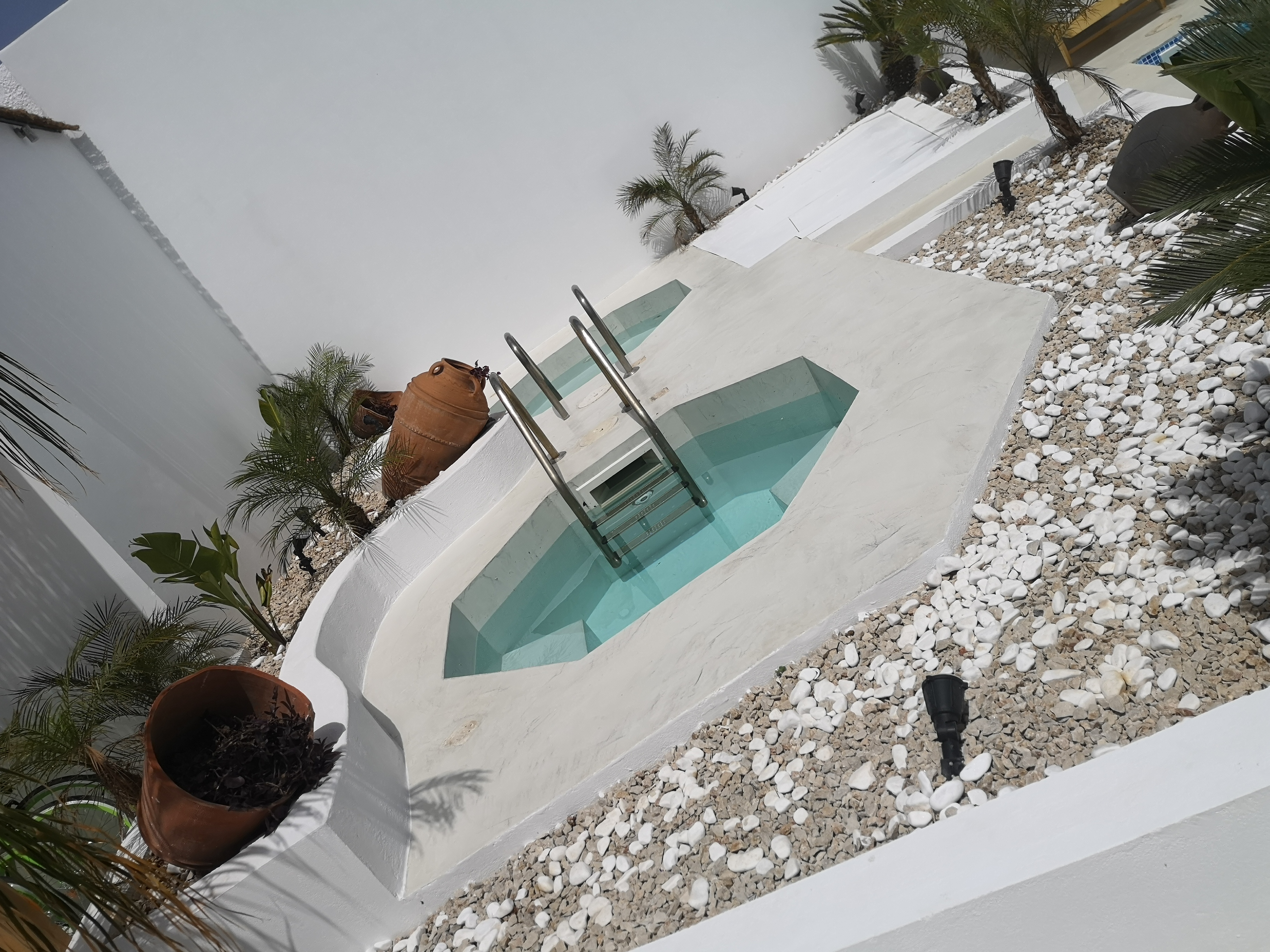 Alia Luxury Suites & Spa Beachfront Hotel
