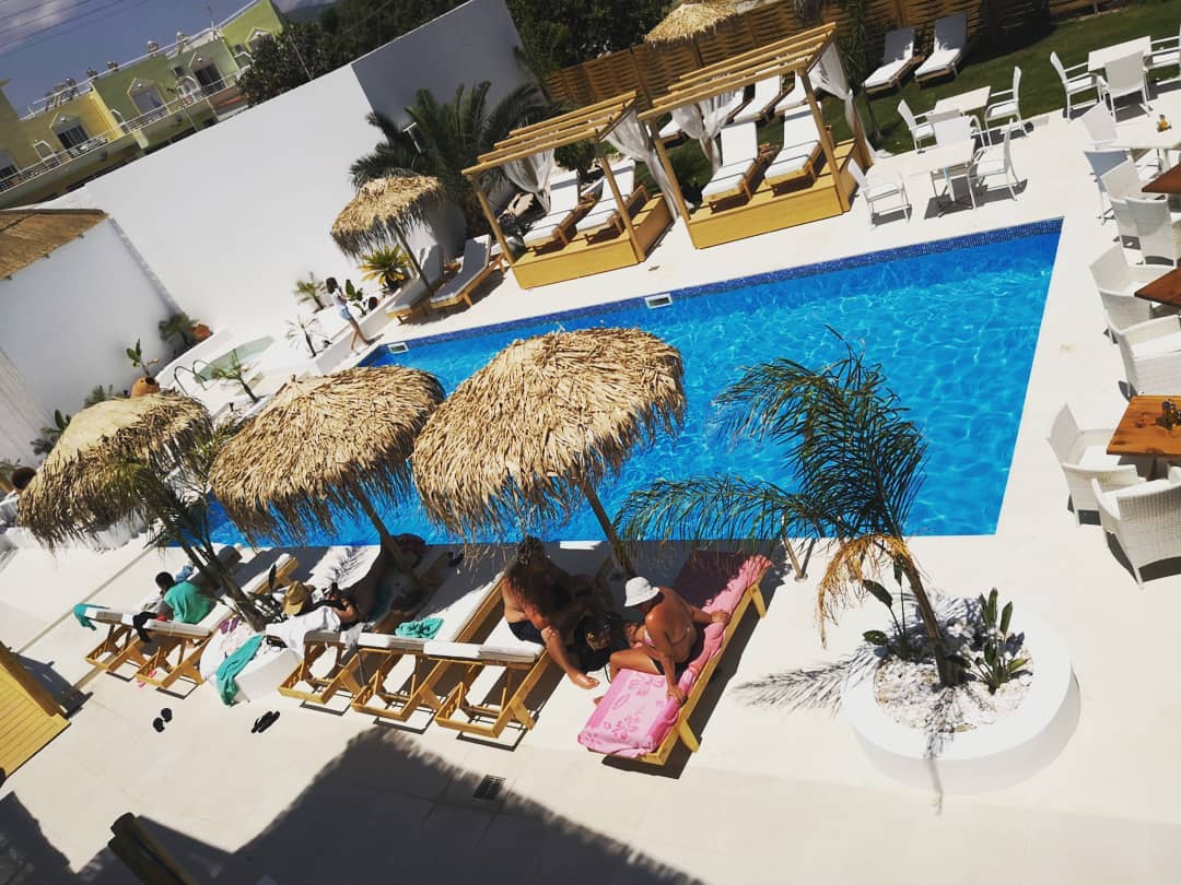 Alia Luxury Suites & Spa Beachfront Hotel