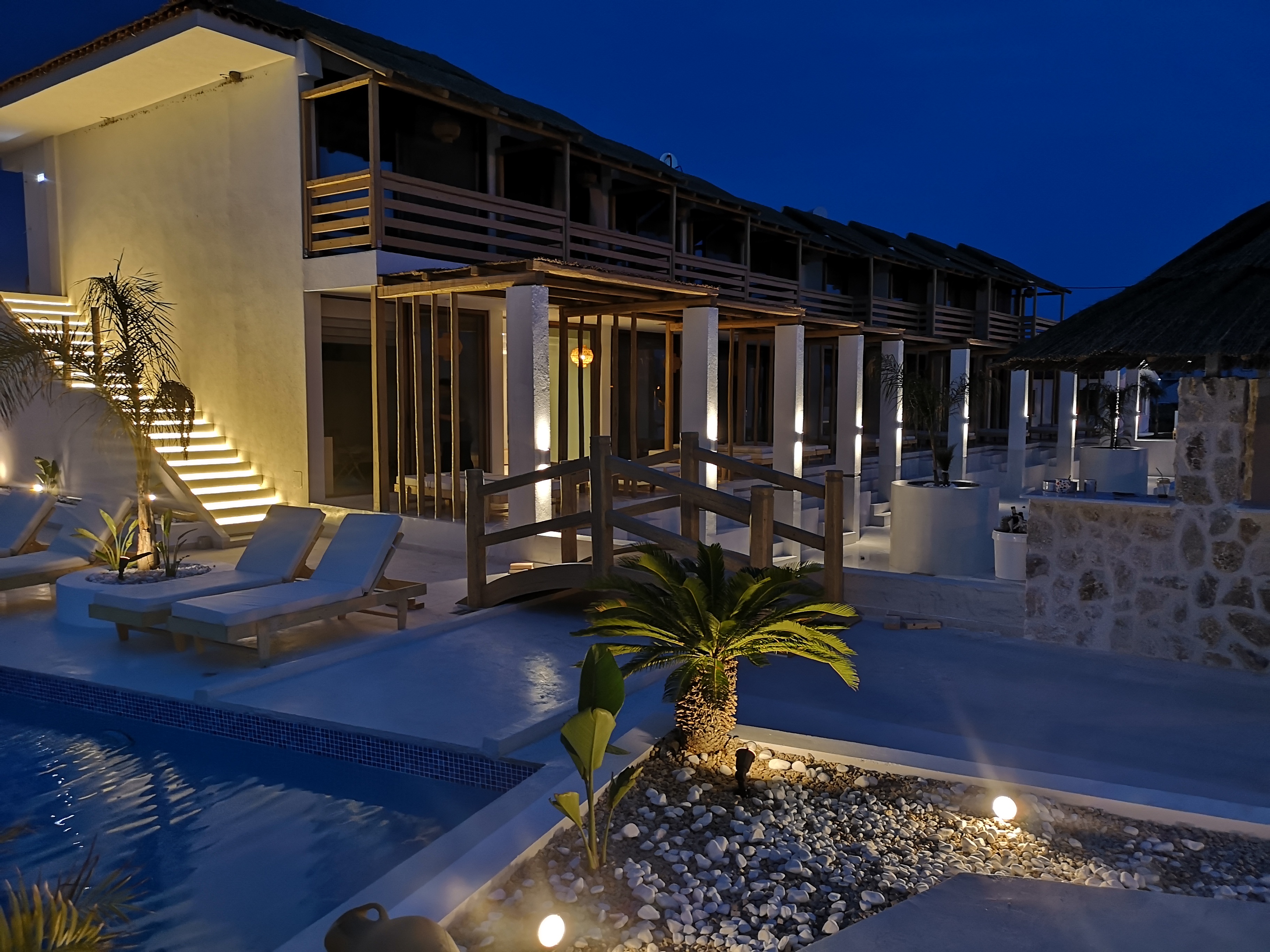 Alia Luxury Suites & Spa Beachfront Hotel