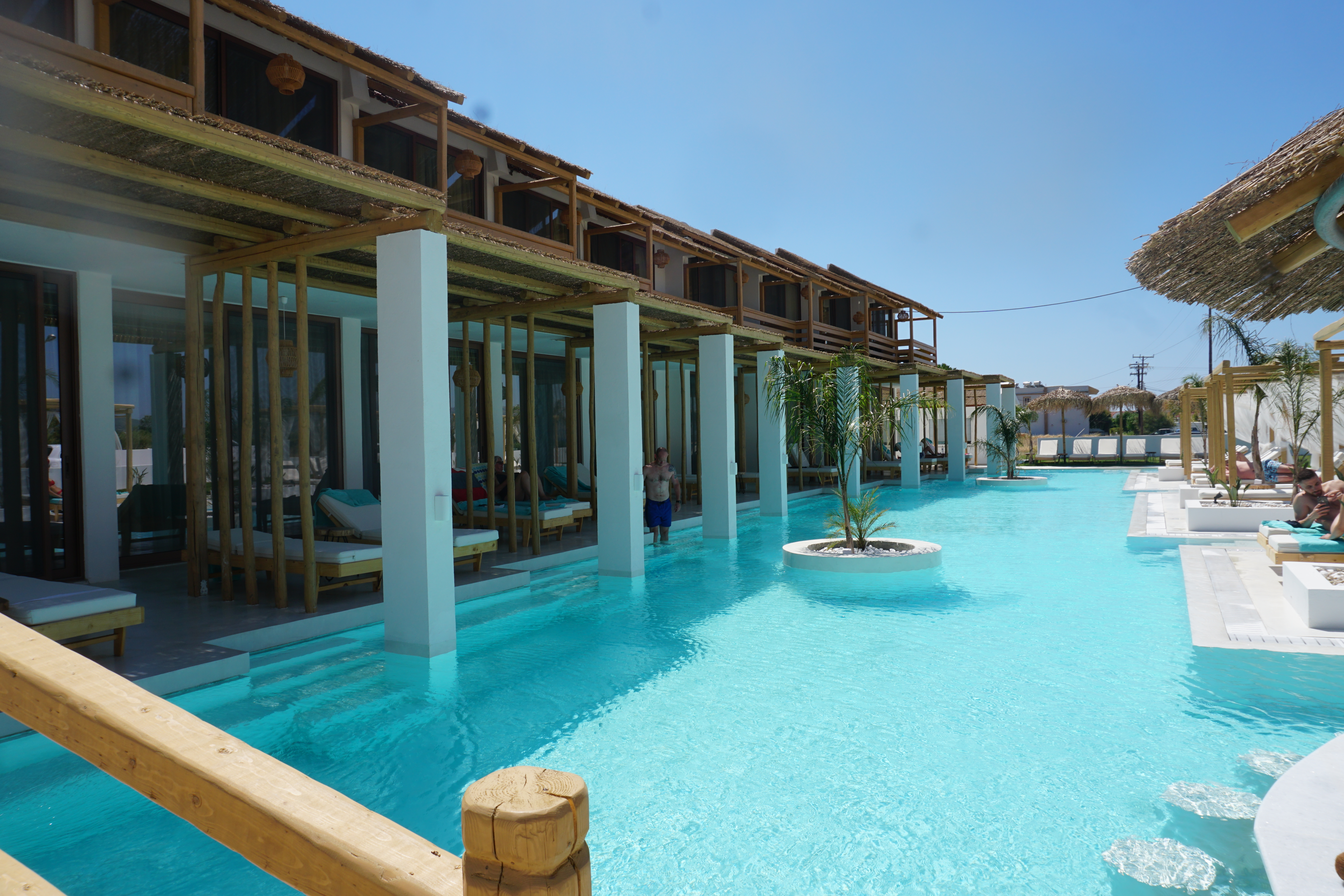 Alia Luxury Suites & Spa Beachfront Hotel