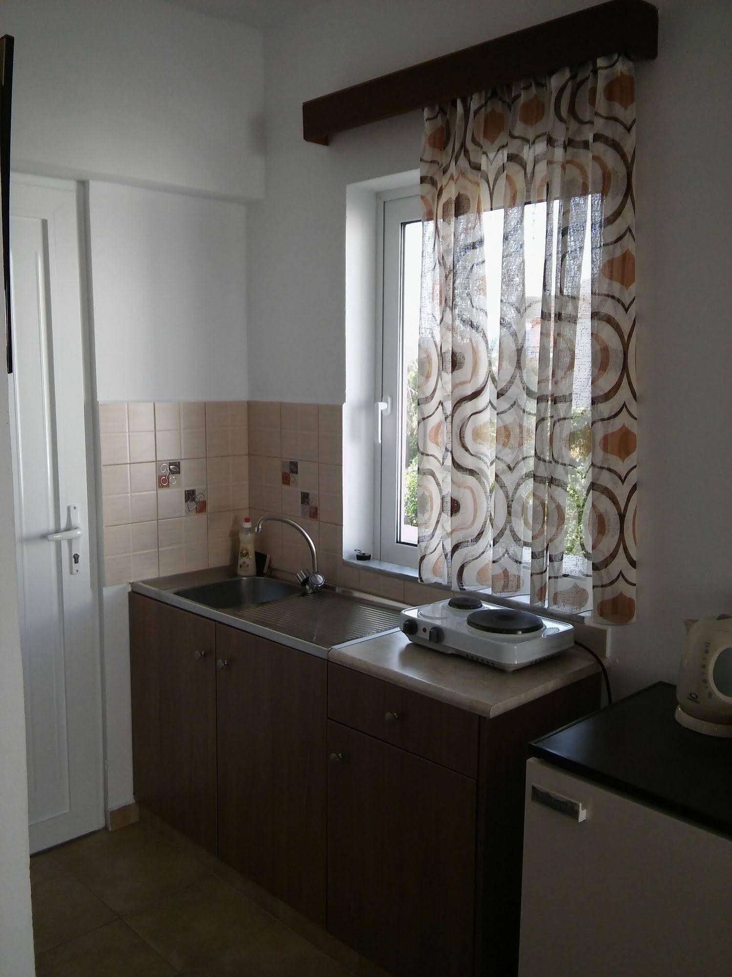 Maria Studios And Apartments