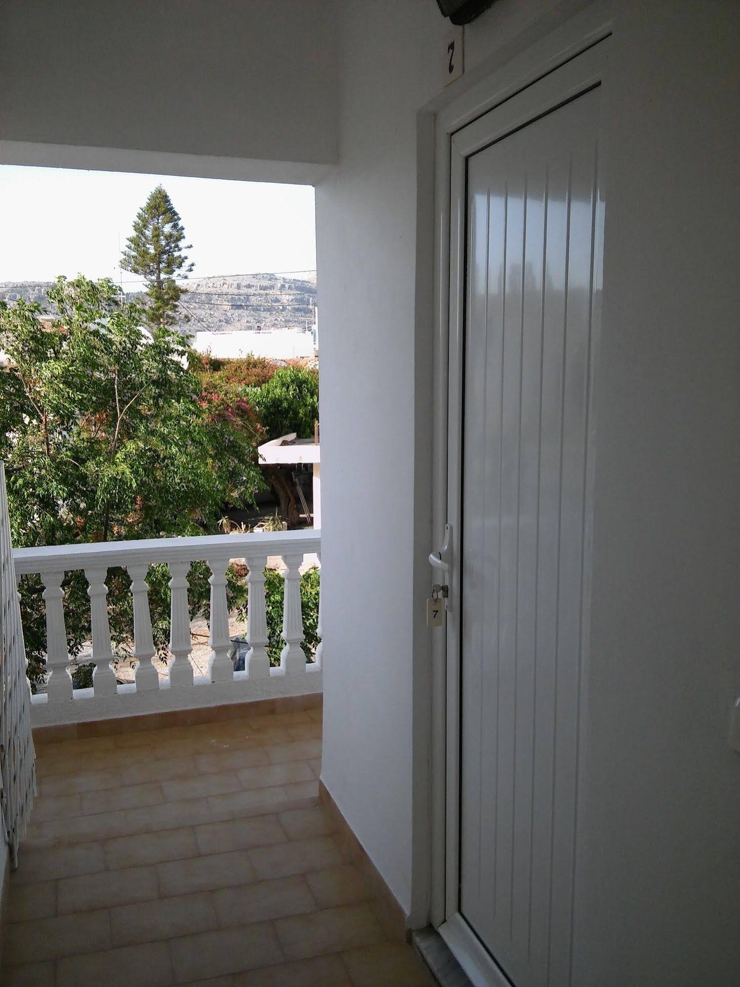 Maria Studios And Apartments