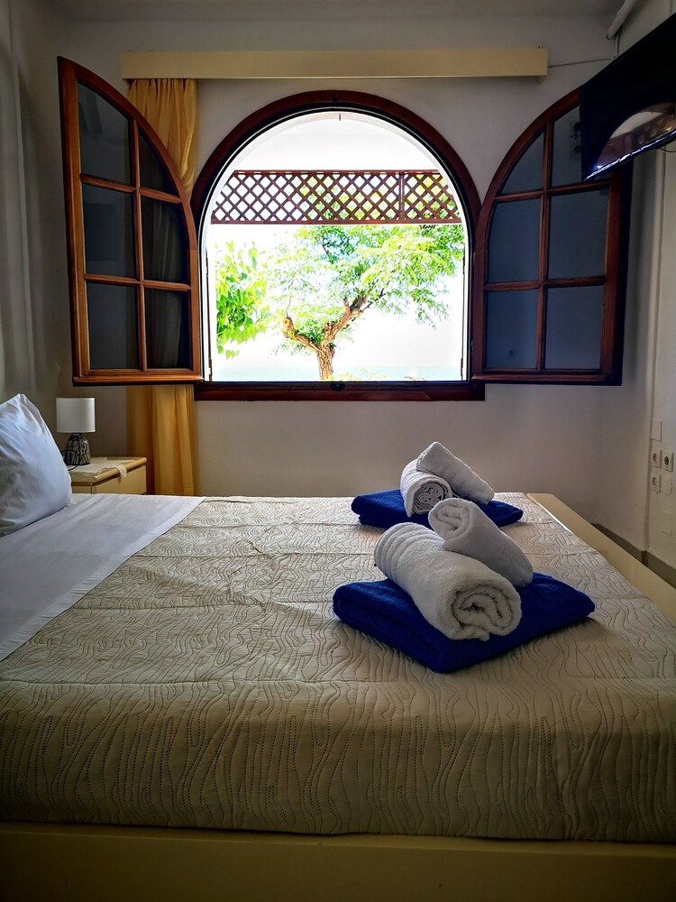 Relax Seaside House by living in blue