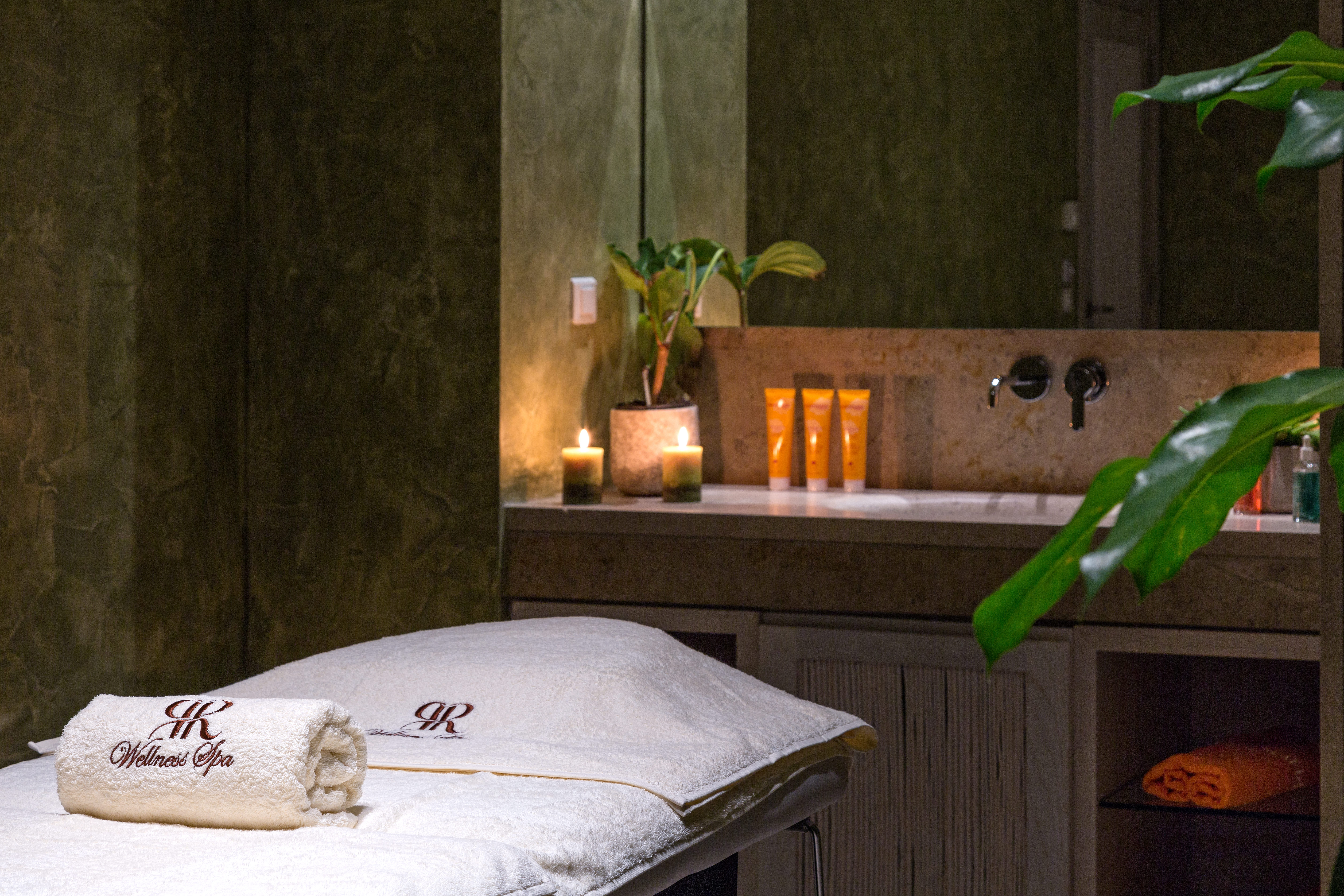 Amada Colossos Resort