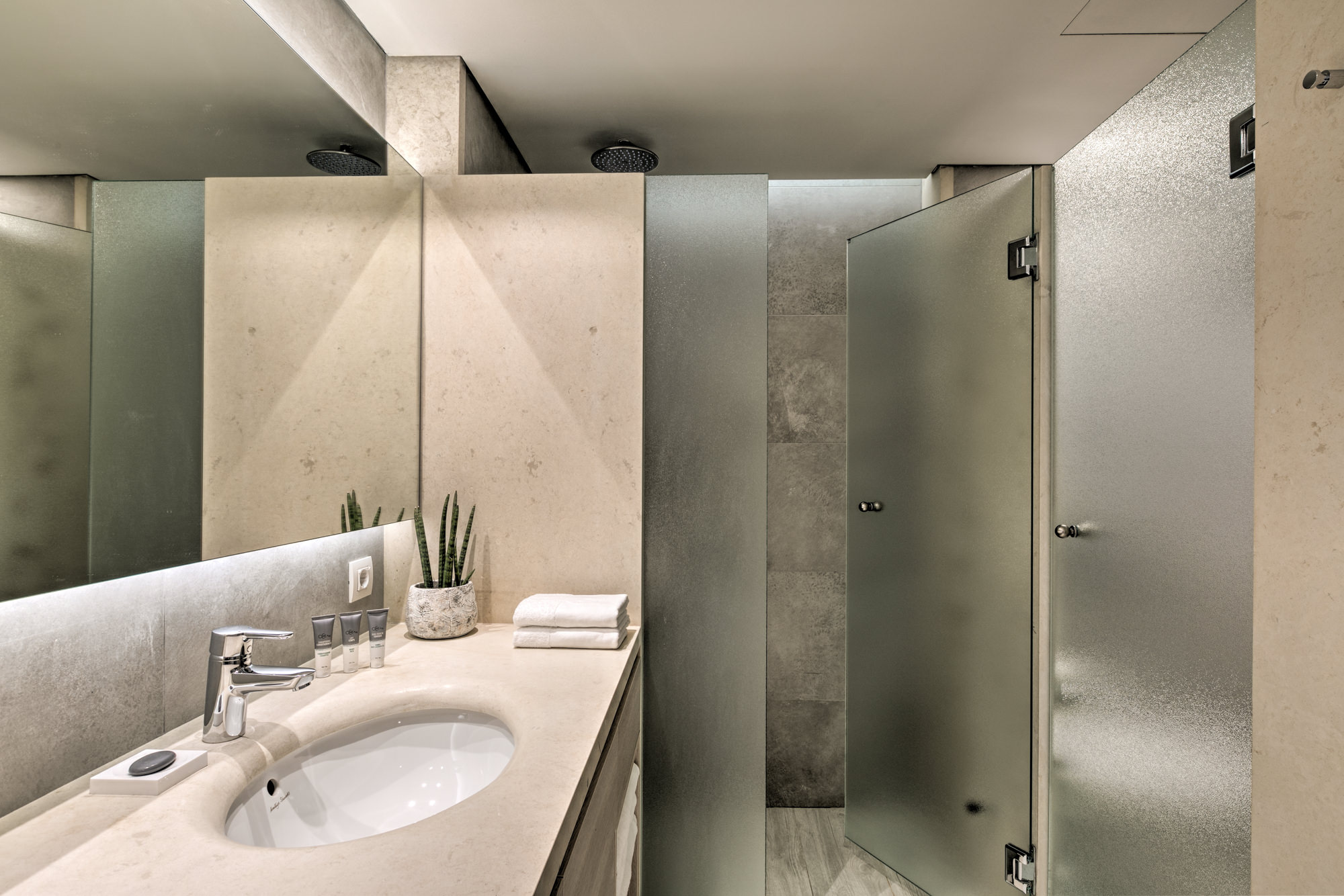 Amada Colossos Resort