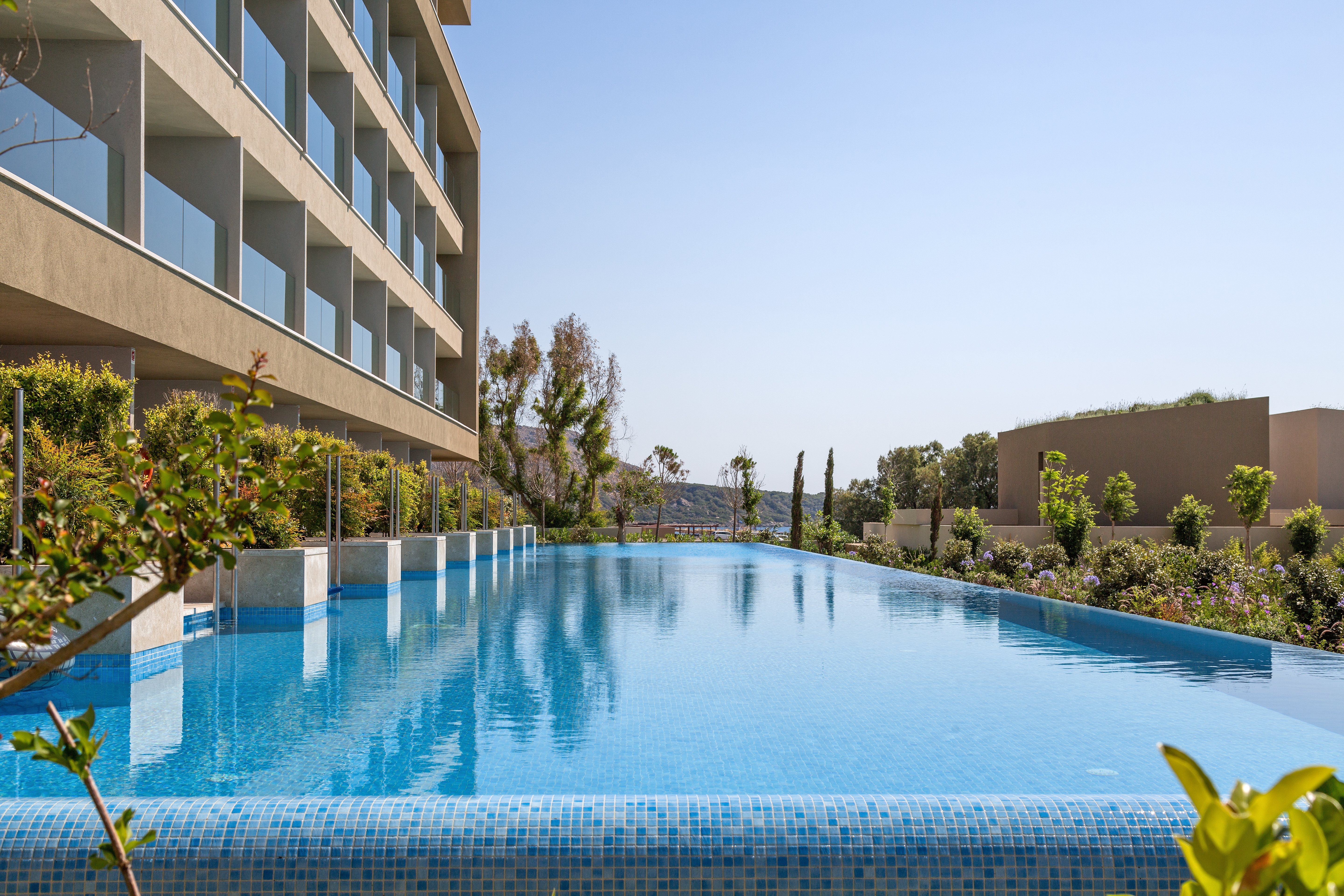 Amada Colossos Resort