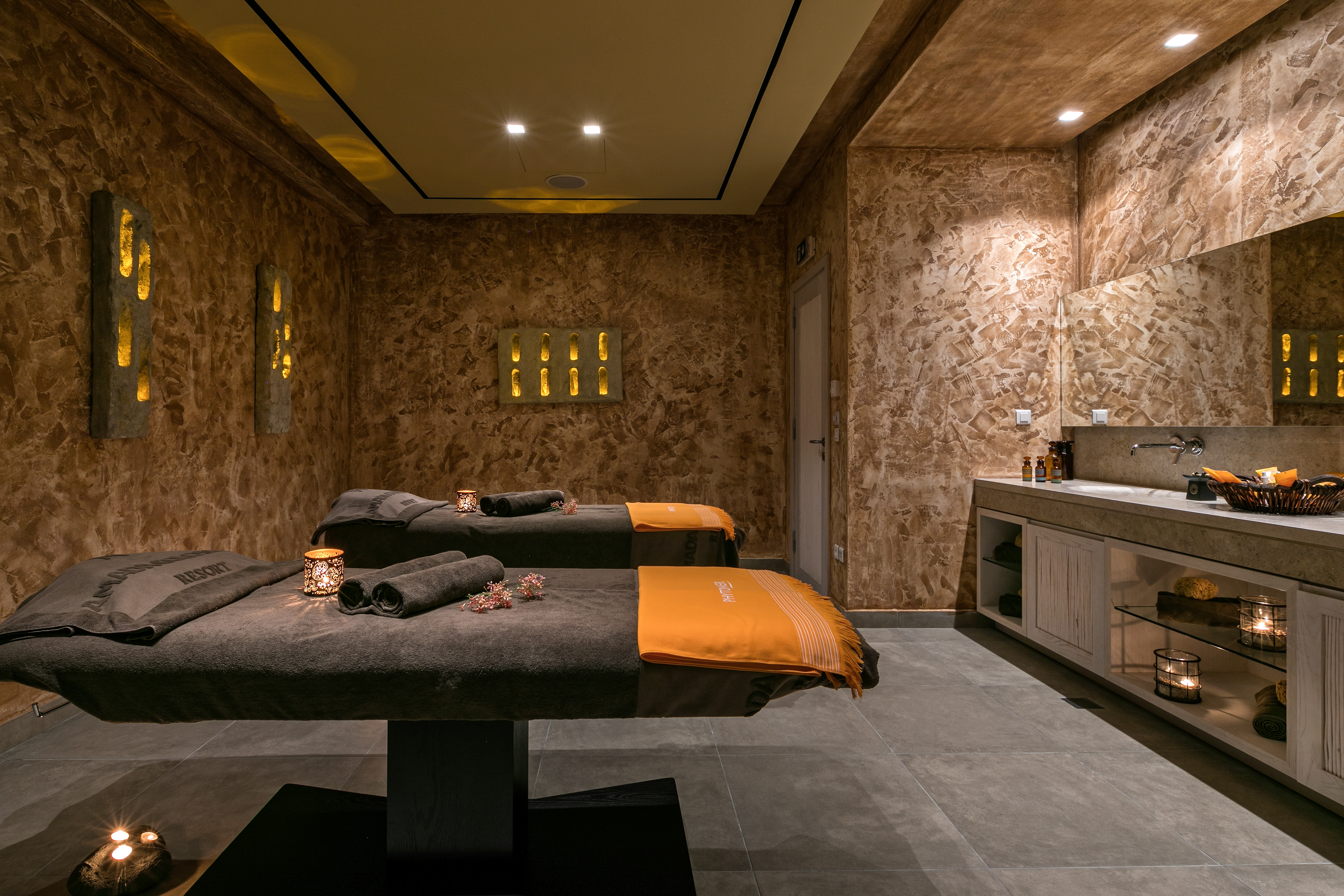 Amada Colossos Resort