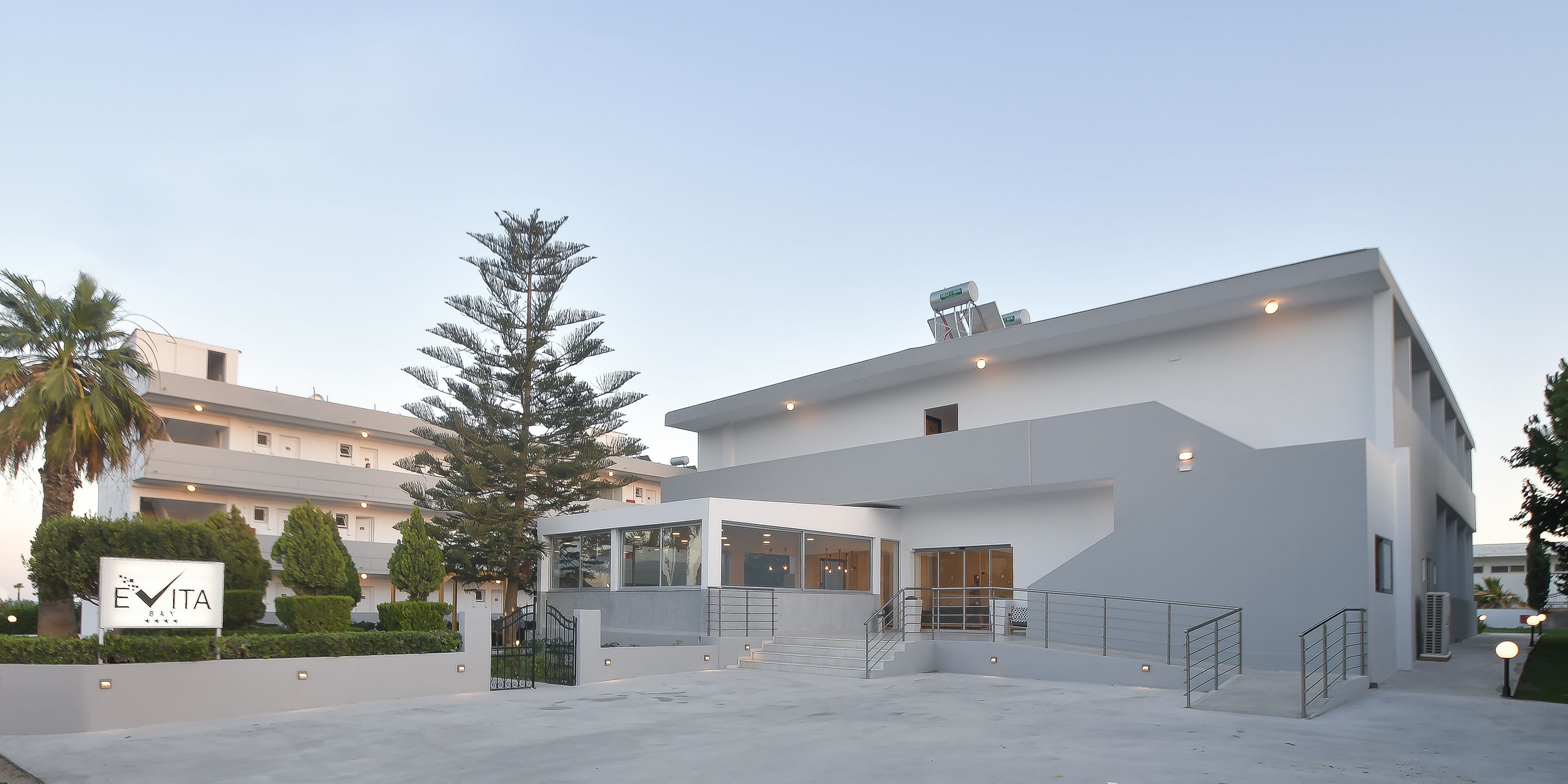 Evita Bay Hotel