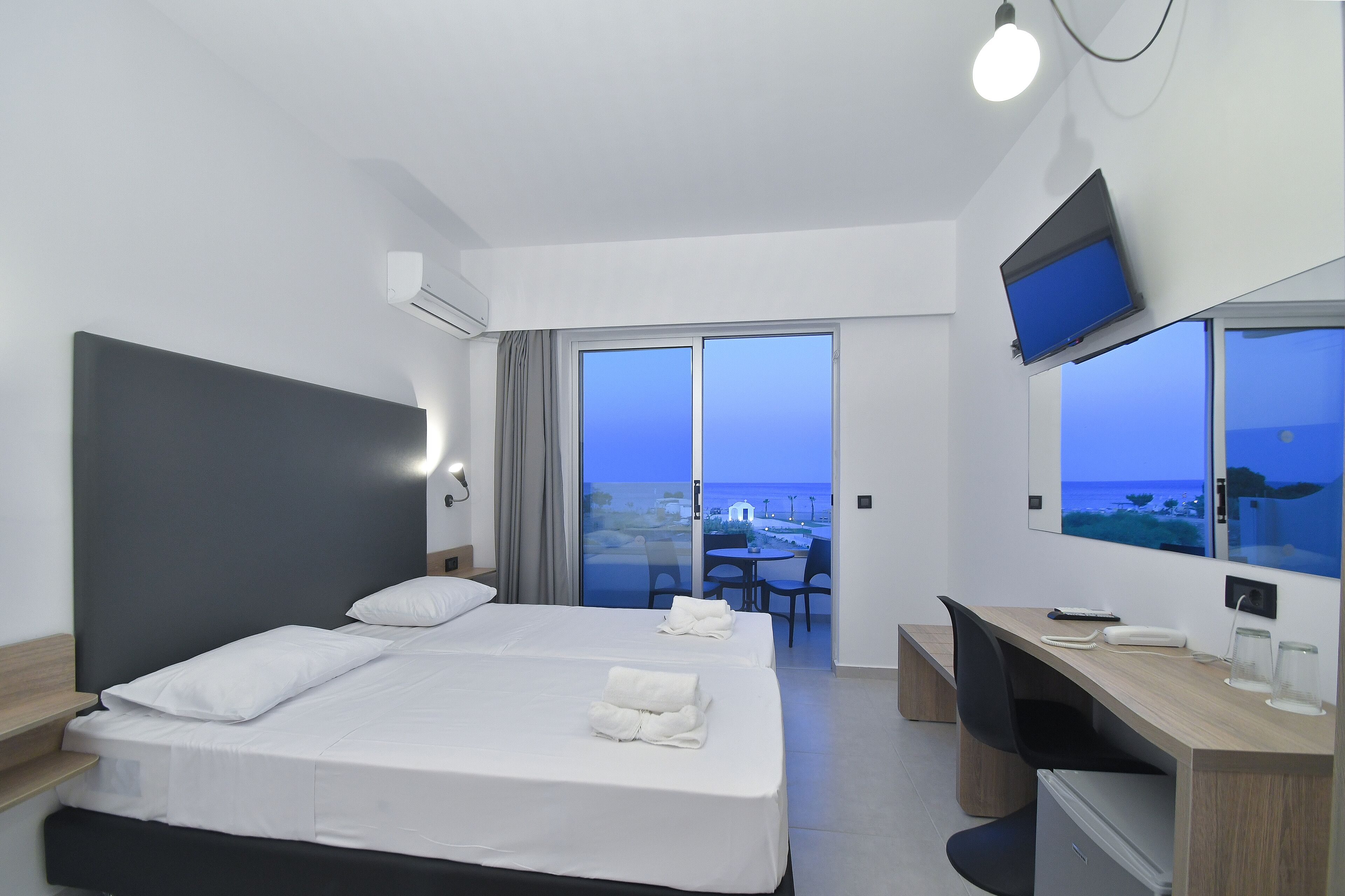 Evita Bay Hotel