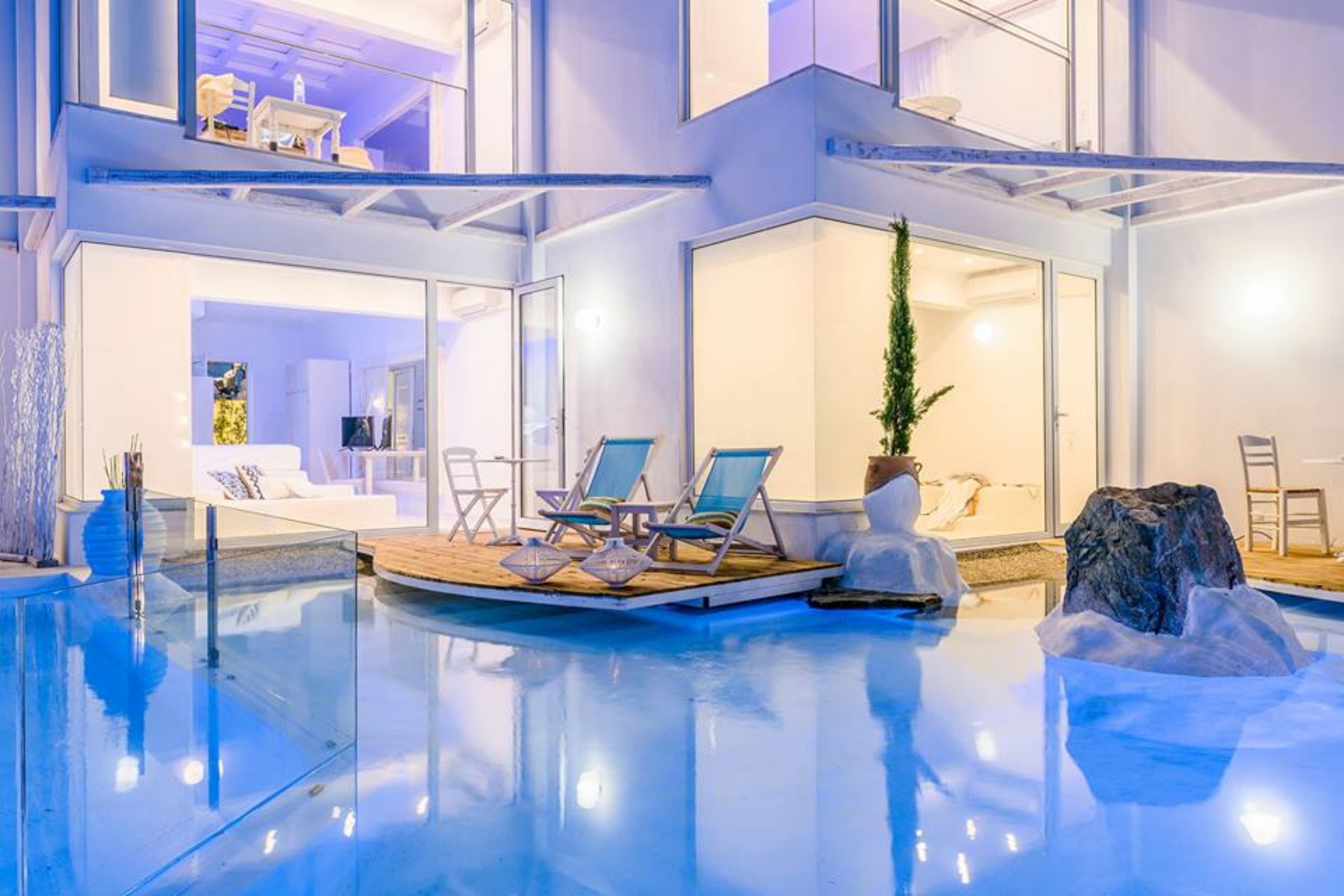 Kouros Home
