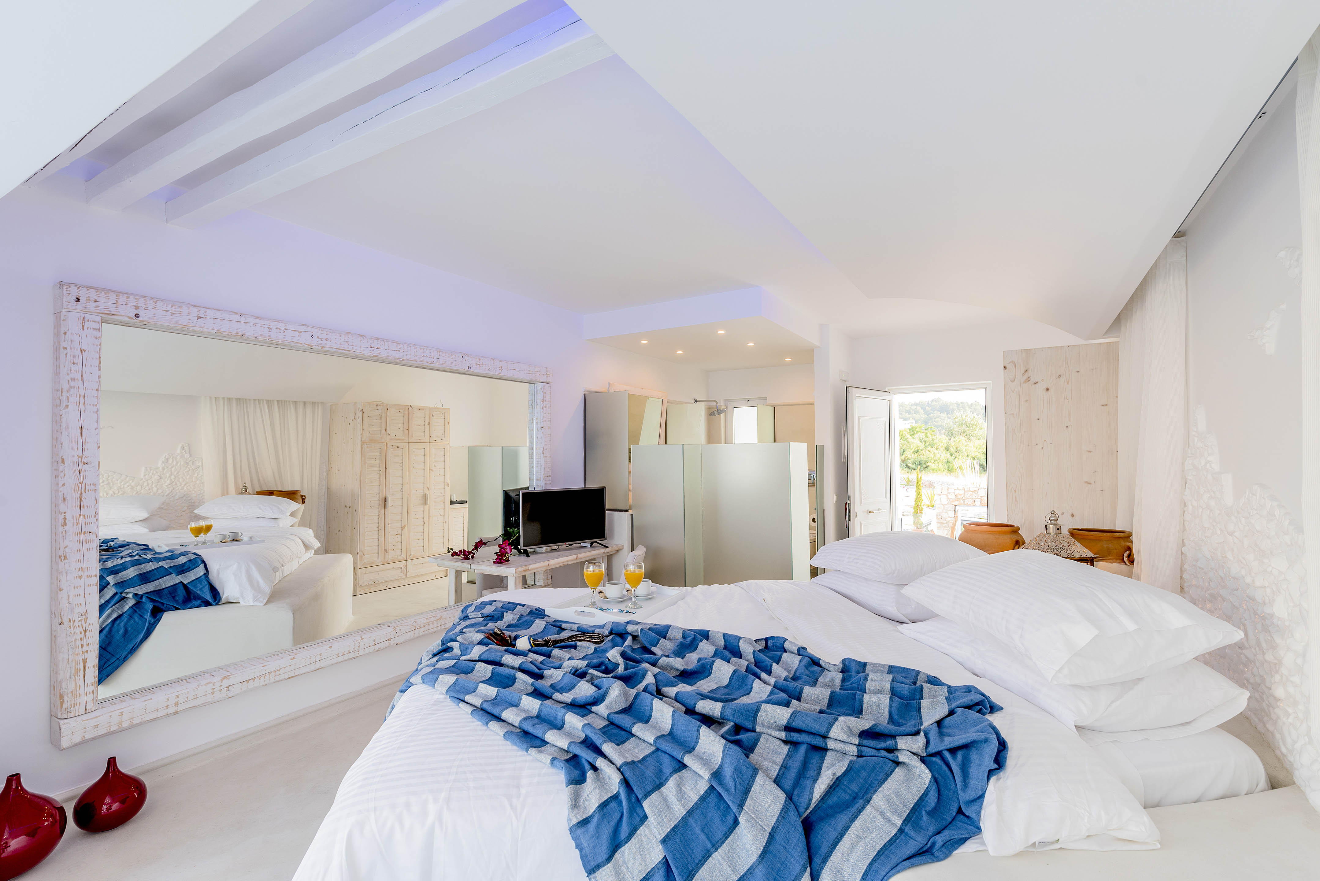 Kouros Home