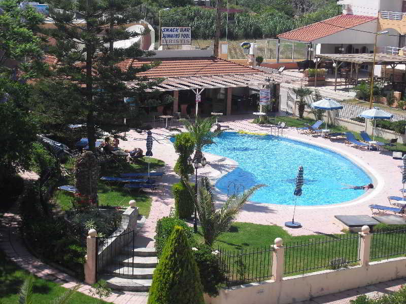 Lyristis Hotel Studios and Apartments