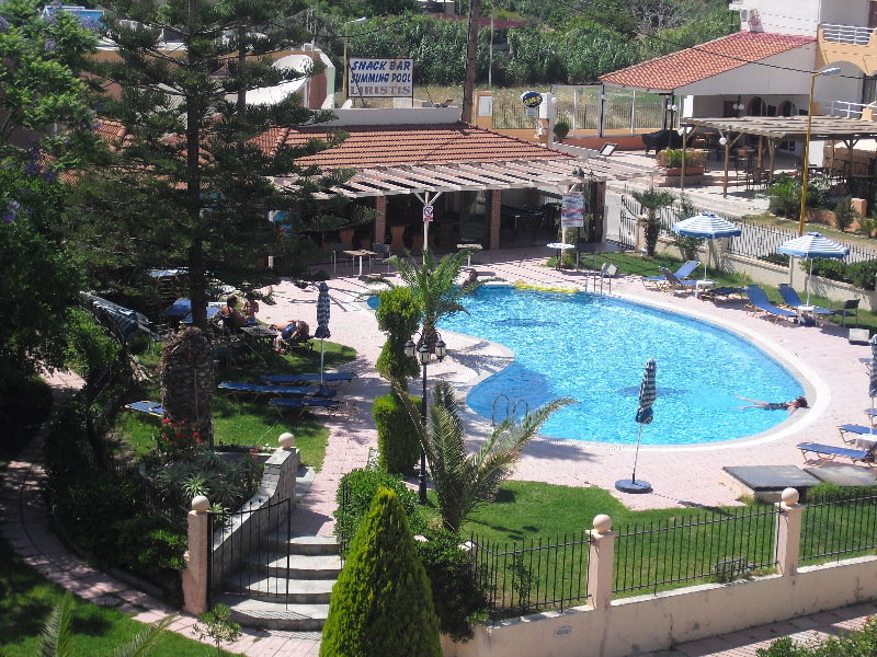 Lyristis Hotel Studios and Apartments