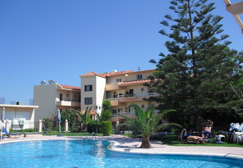 Lyristis Hotel Studios and Apartments