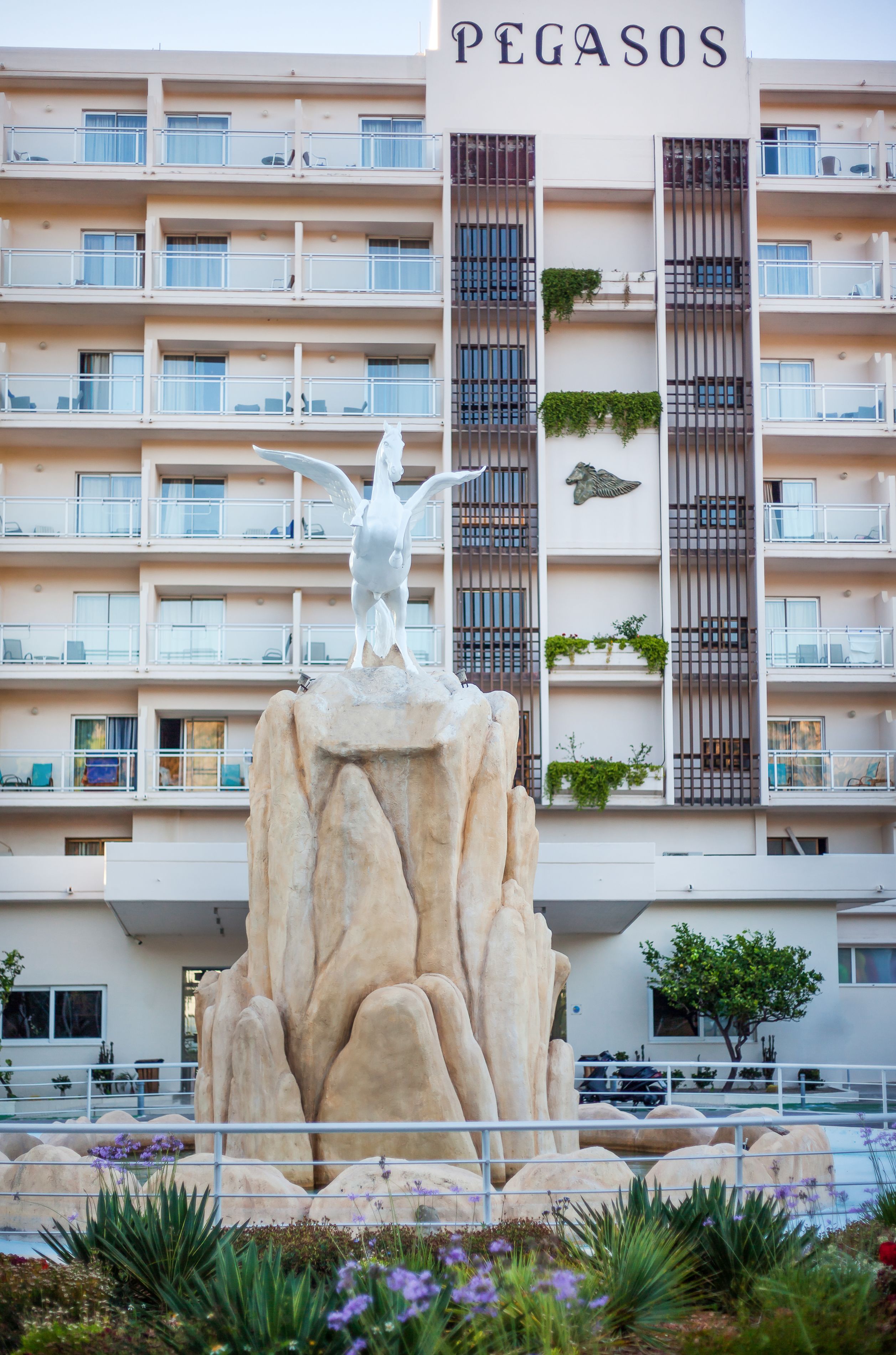 Pegasos Deluxe Beach Hotel