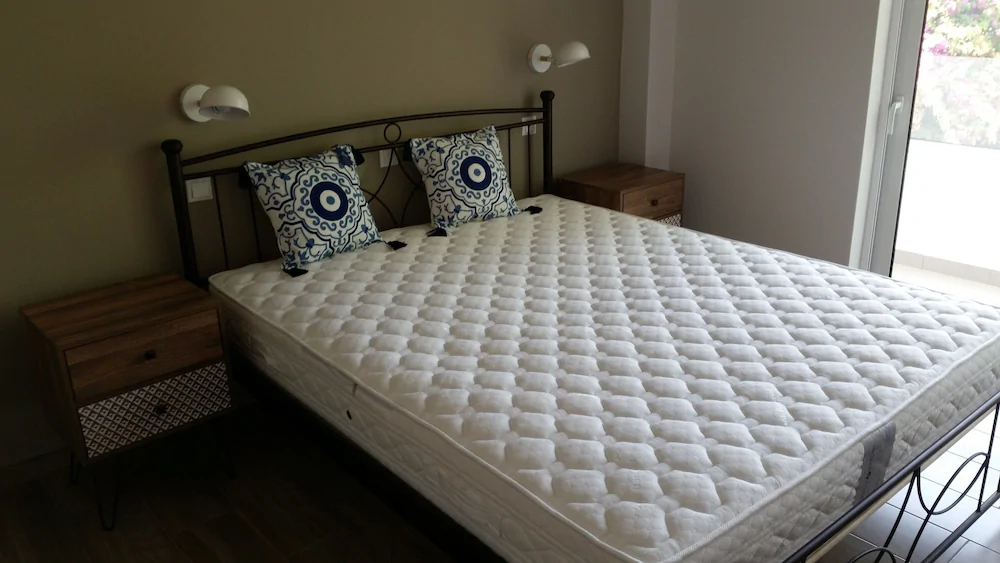 Ria's Deluxe Apartments