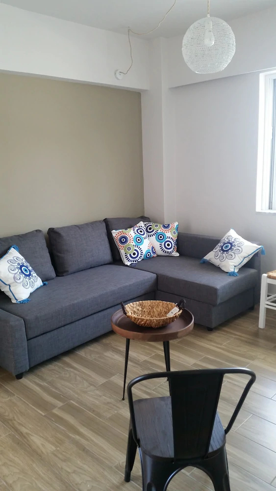 Ria's Deluxe Apartments
